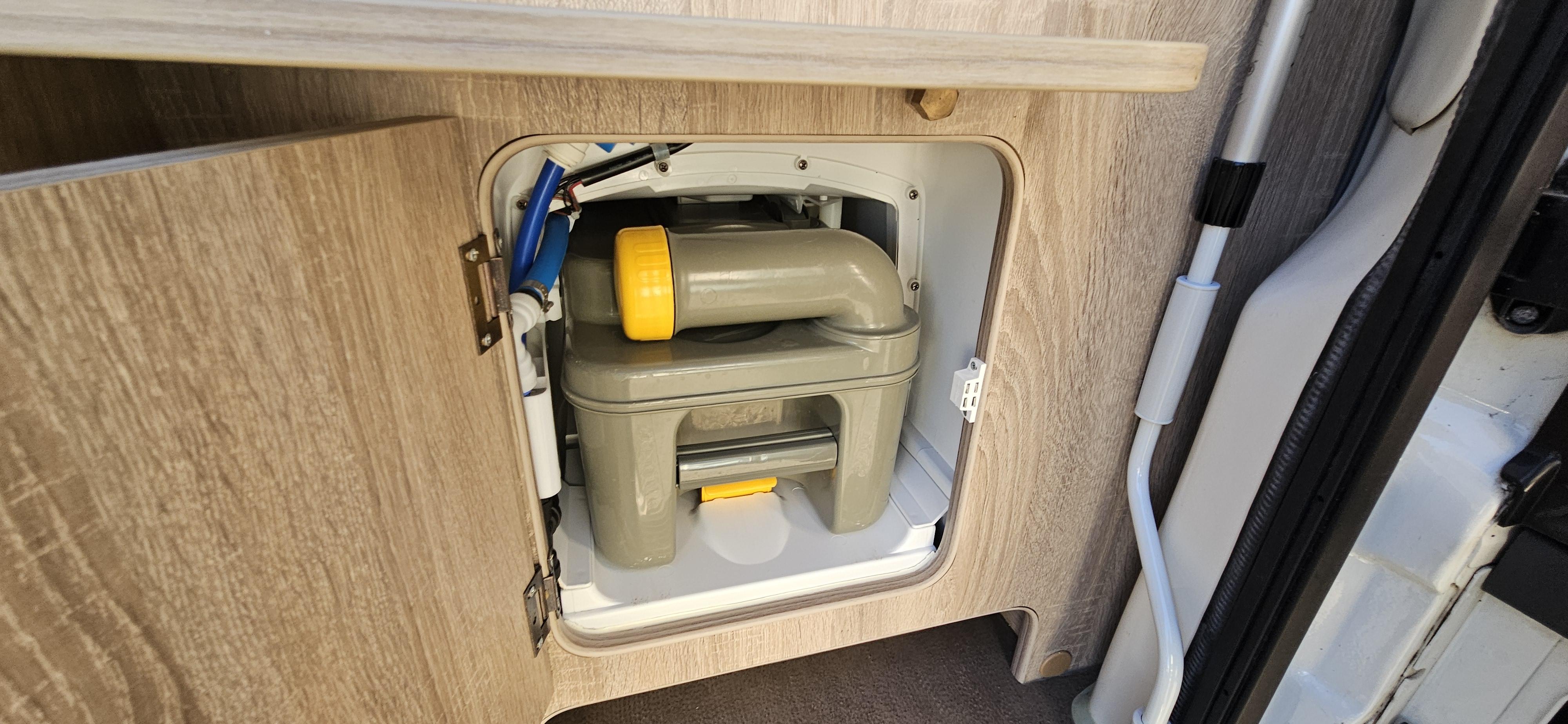  - 24 - FONT VENDOME VAN TURA 