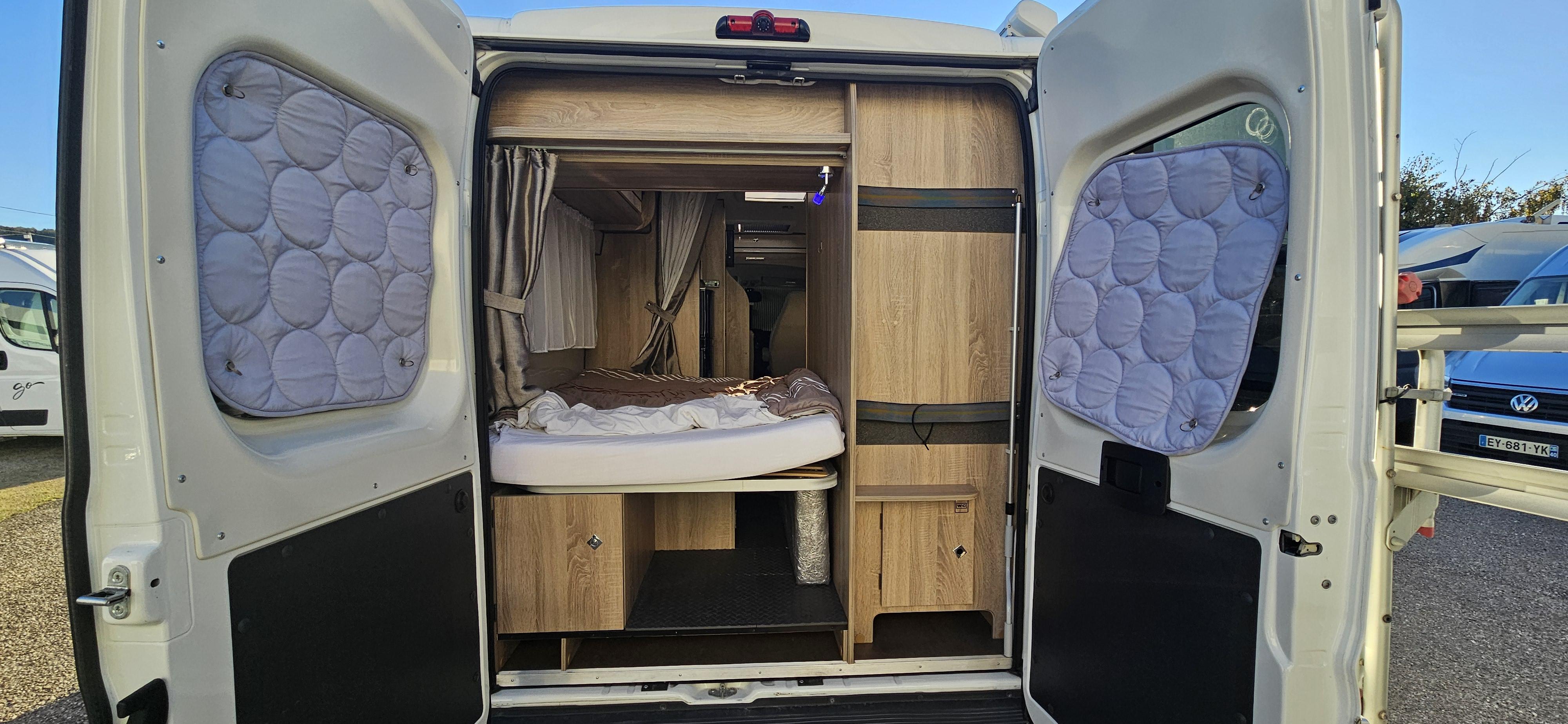  - 27 - FONT VENDOME VAN TURA 