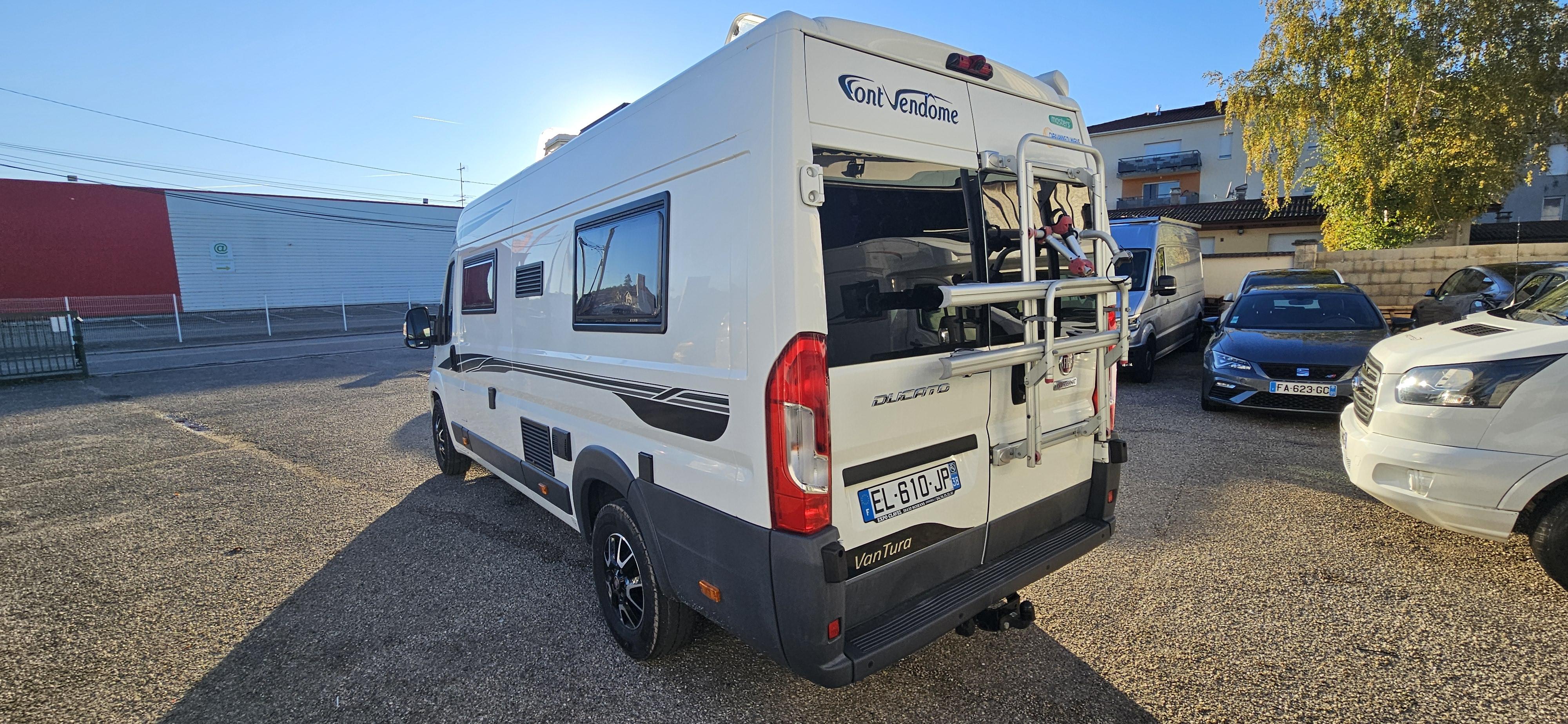  - 29 - FONT VENDOME VAN TURA 