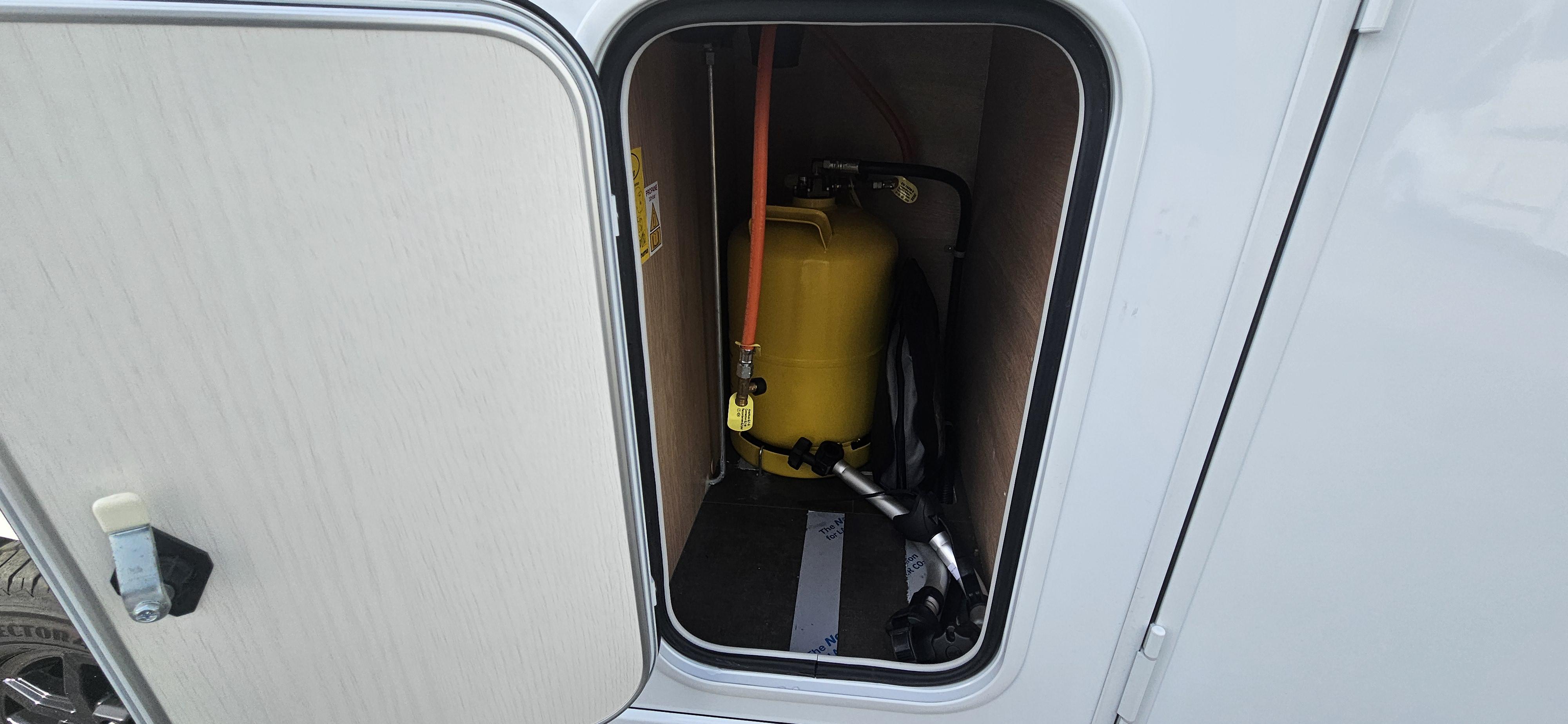  - 29 - BAVARIA QWEST 696G EDITION SPECIALE 