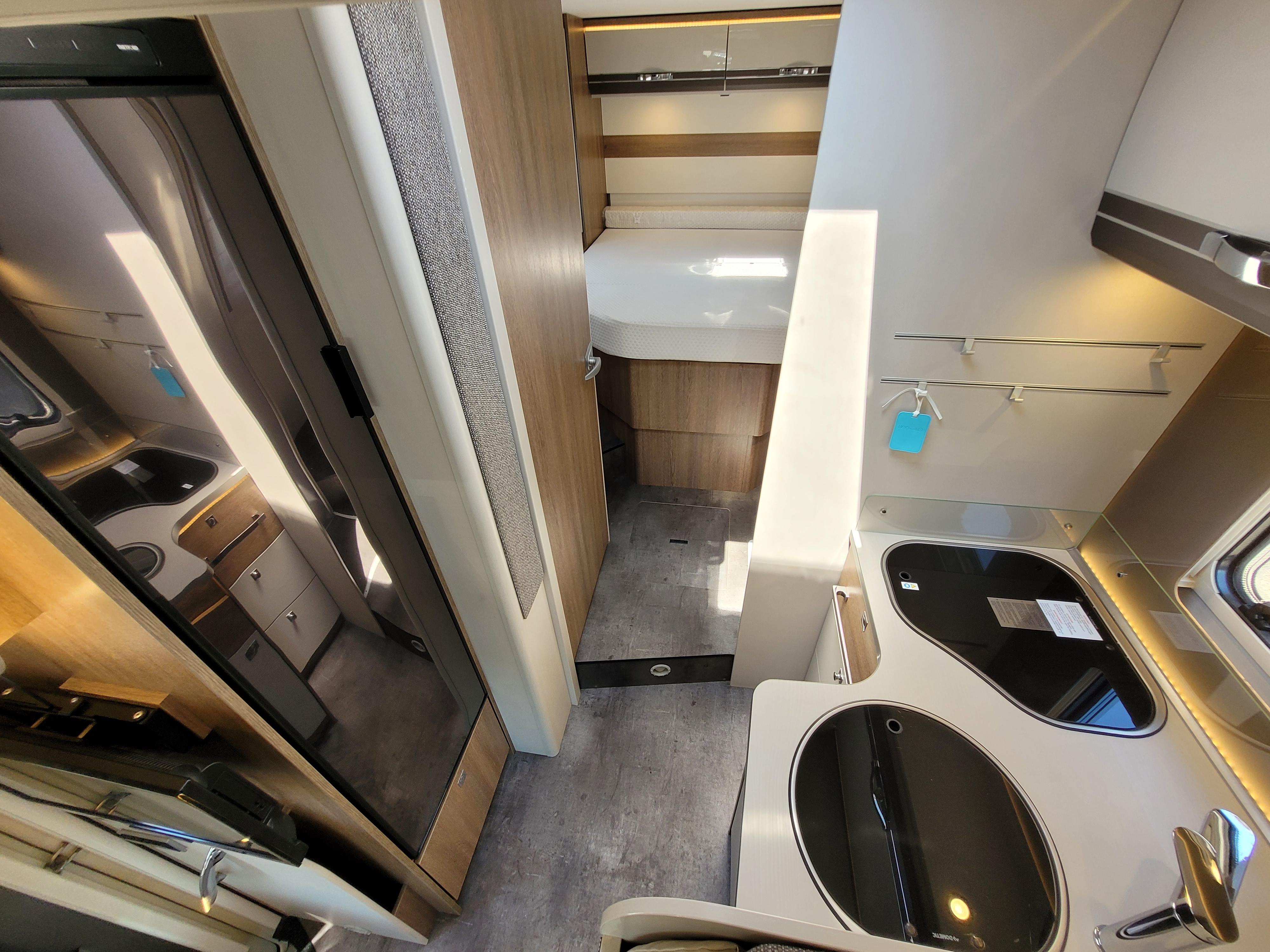  - 10 - DETHLEFFS TREND T 7057 DBL 