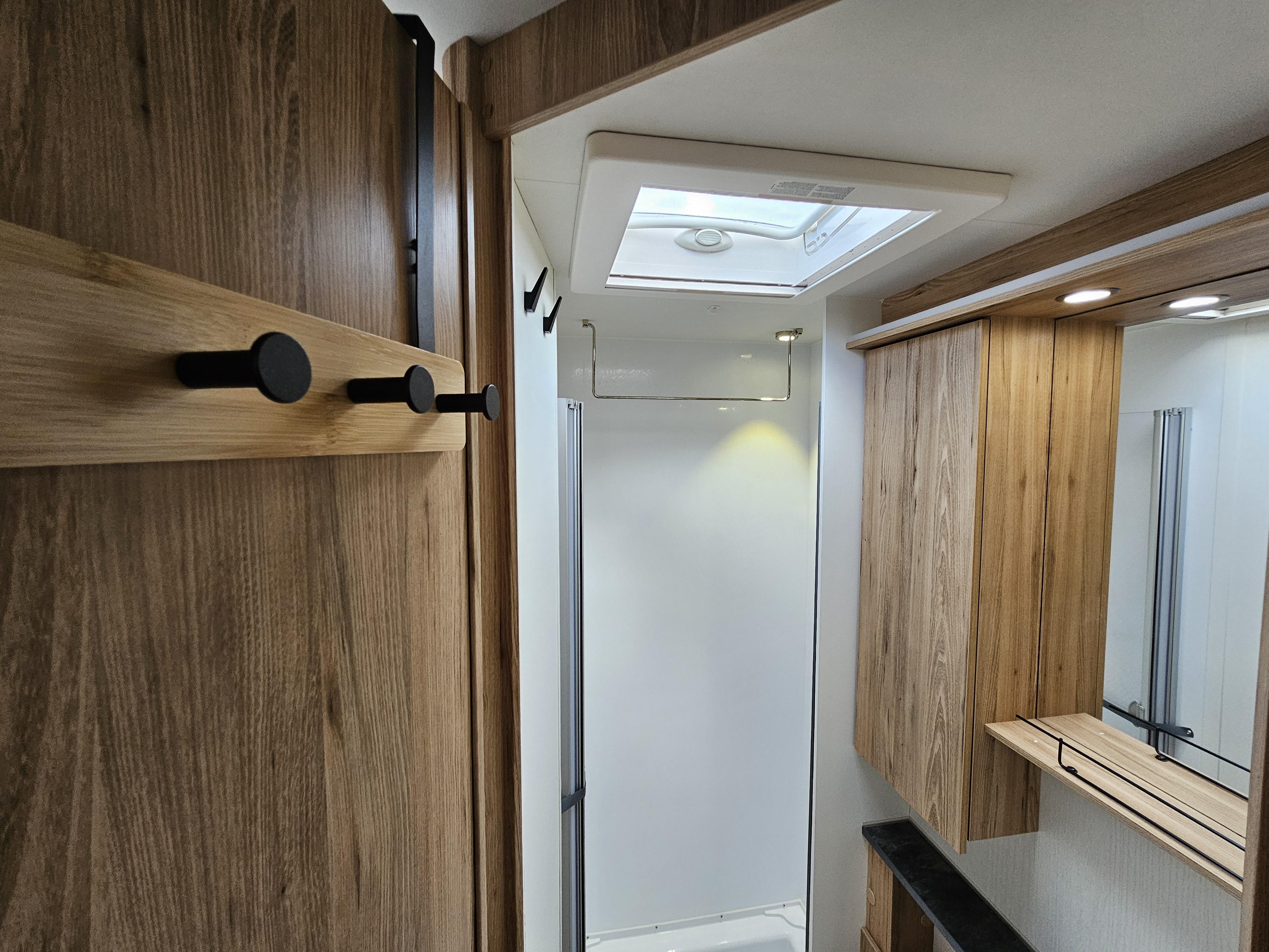  - 19 - BAVARIA T 726 P STYLE 