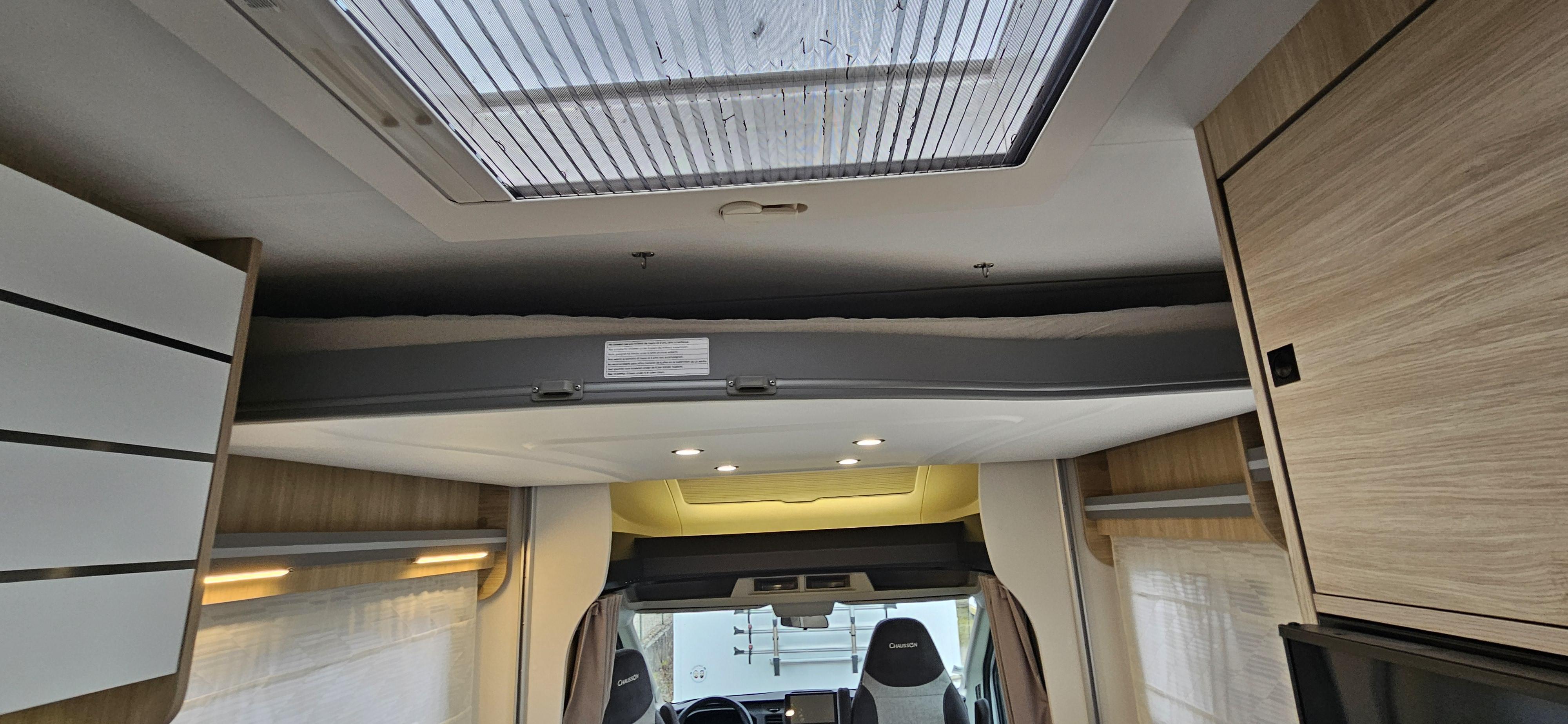  - 12 - CHAUSSON 650 FIRST LINE 