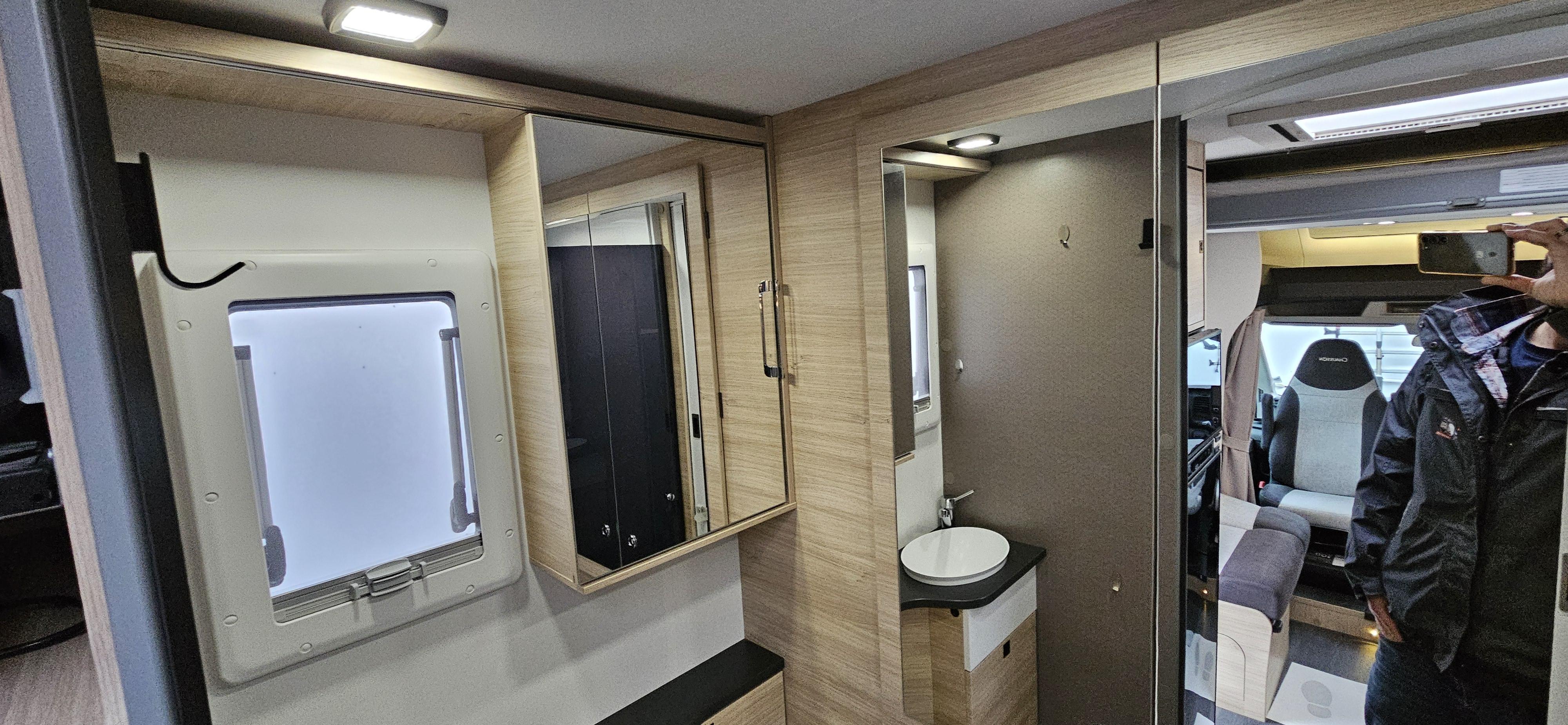  - 21 - CHAUSSON 650 FIRST LINE 