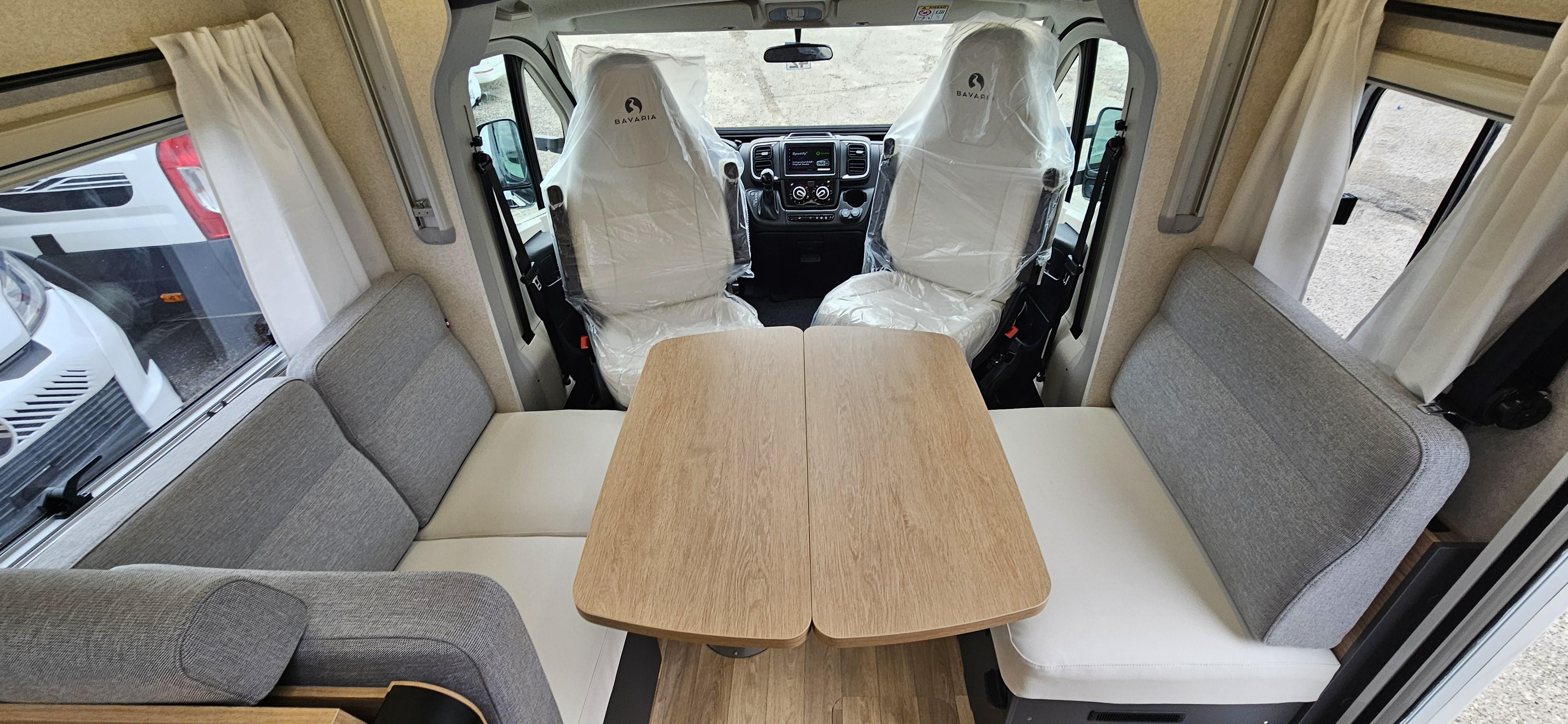  - 11 - BAVARIA T740FC  NOMADE 