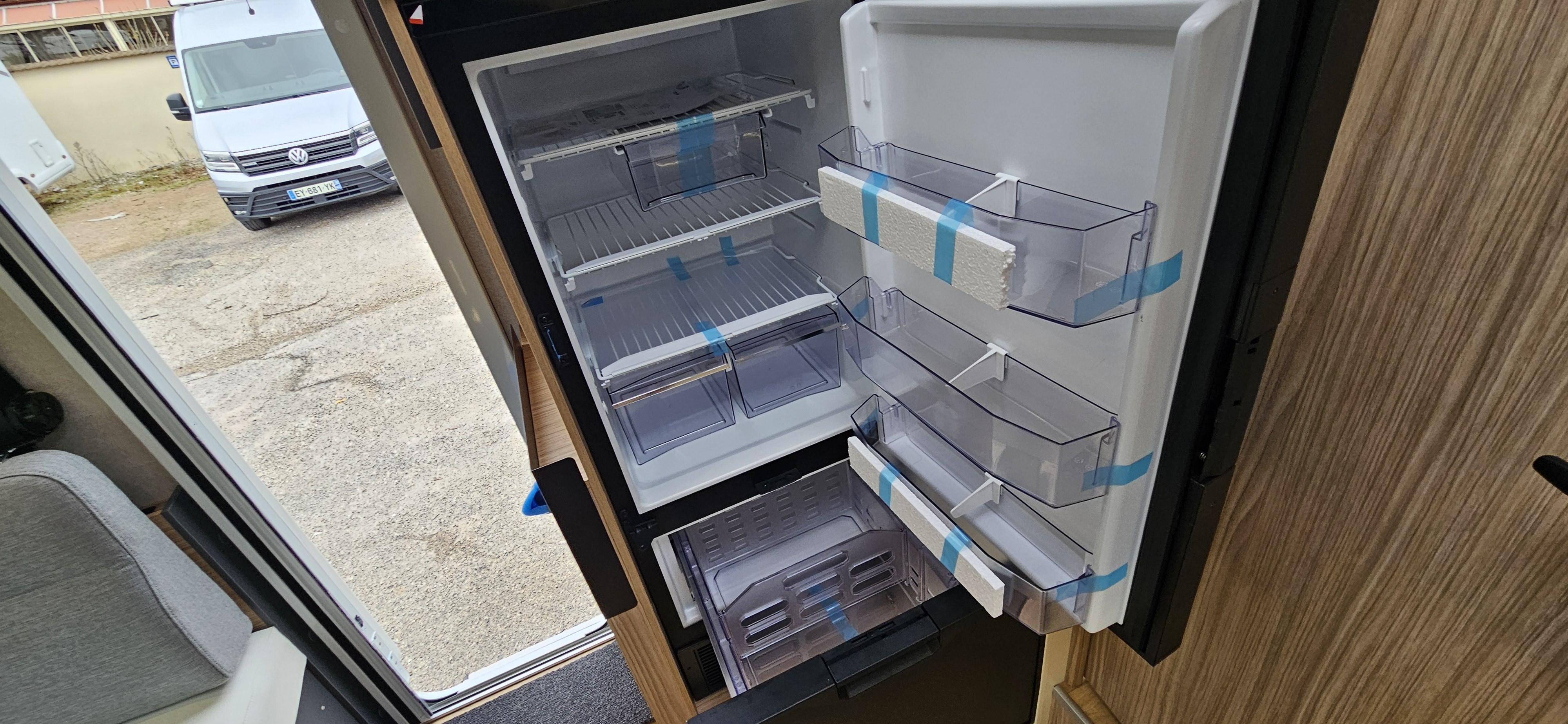  - 14 - BAVARIA T740FC  NOMADE 