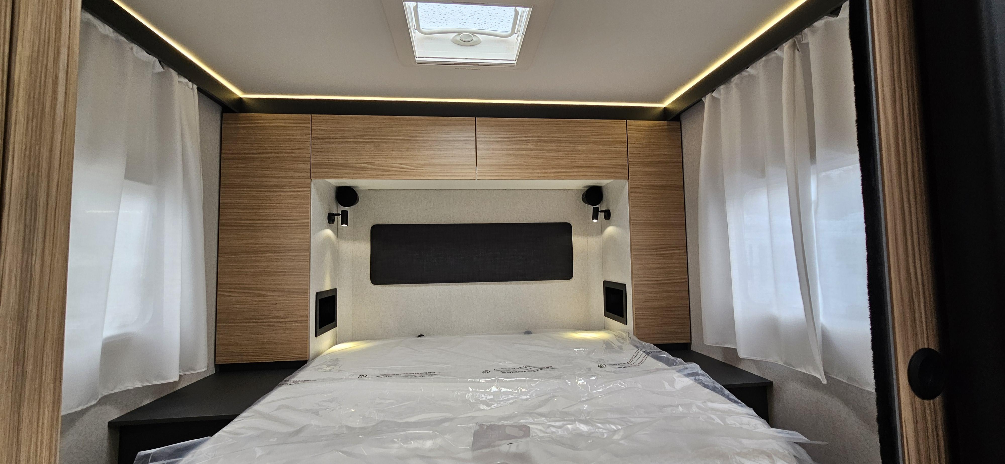  - 18 - BAVARIA T740FC  NOMADE 