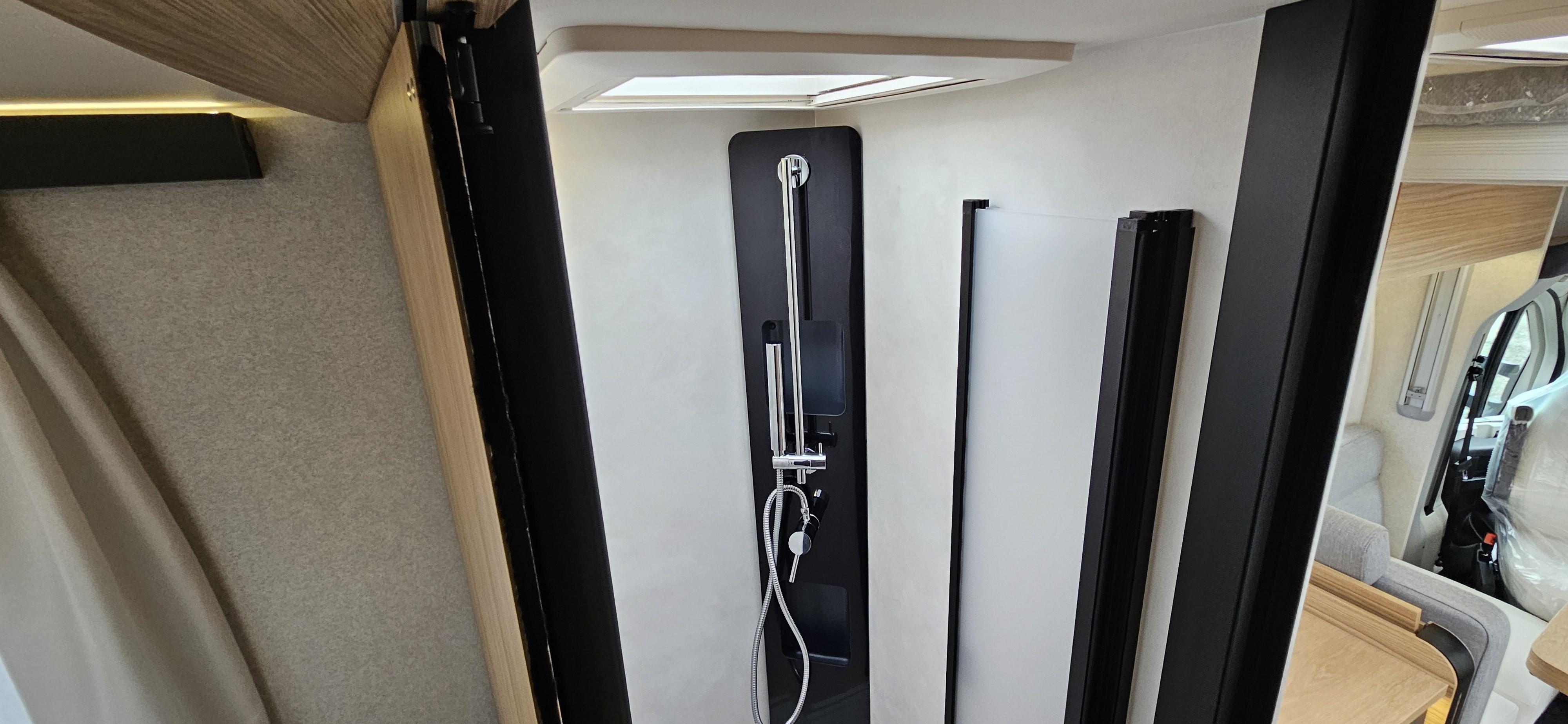  - 21 - BAVARIA T740FC  NOMADE 