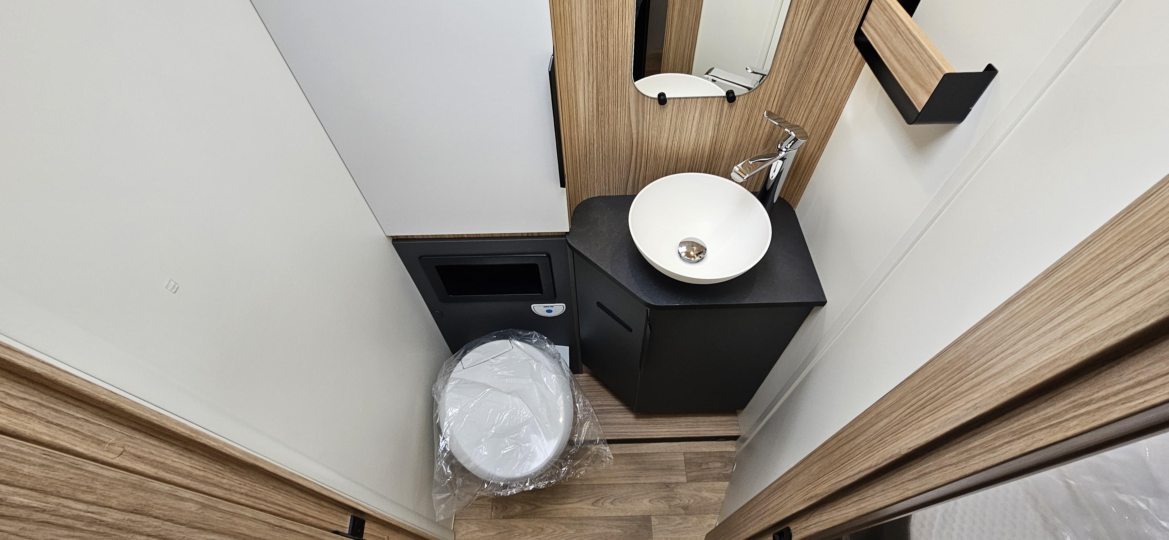  - 22 - BAVARIA T740FC  NOMADE 