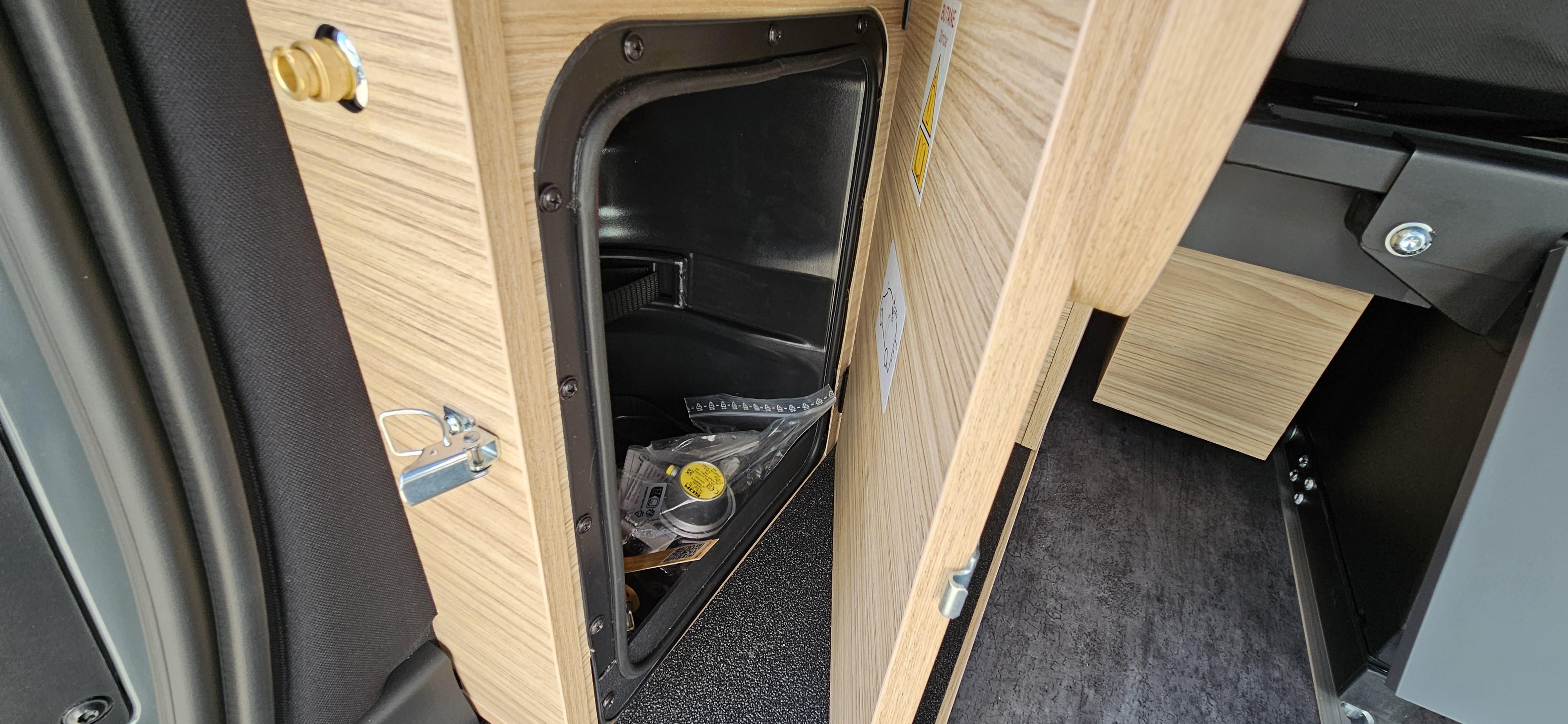  - 19 - BAVARIA MC 505 BC NOMADE 