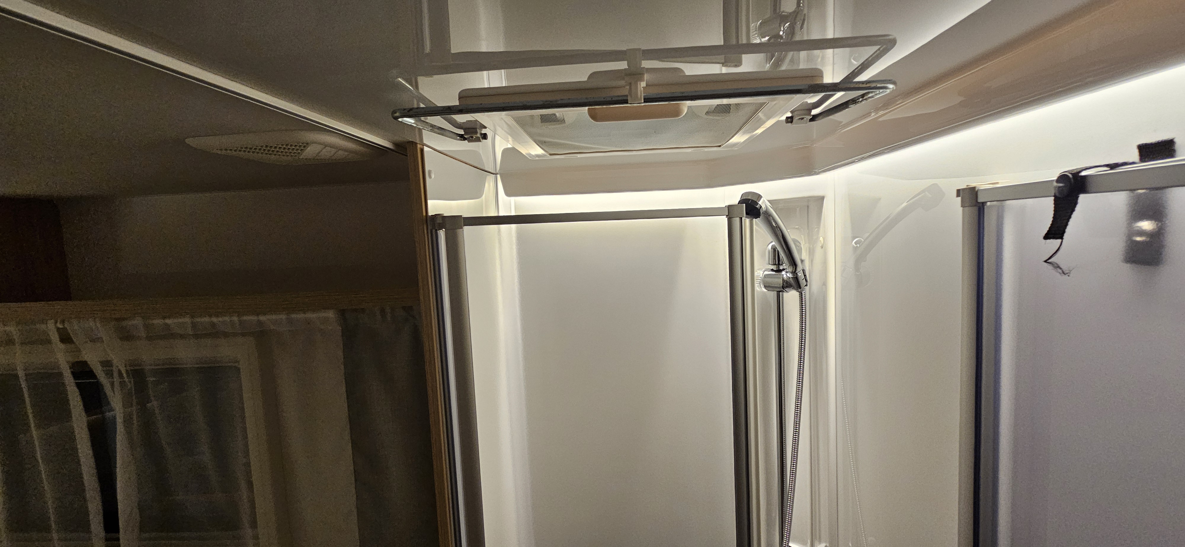  - 13 - SUNLIGHT I68 ADVENTURE EDITION 