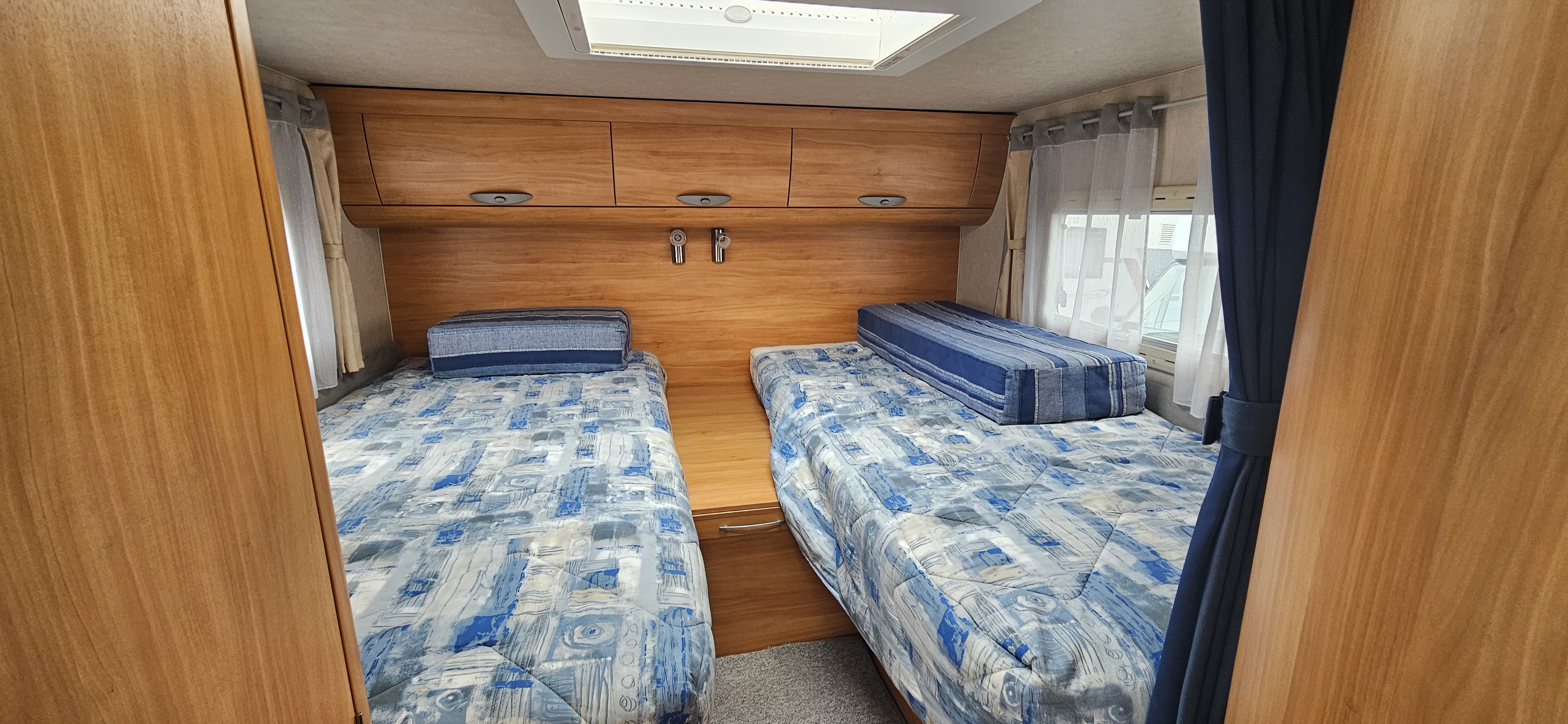  - 8 - ADRIA CORAL S660 SL 