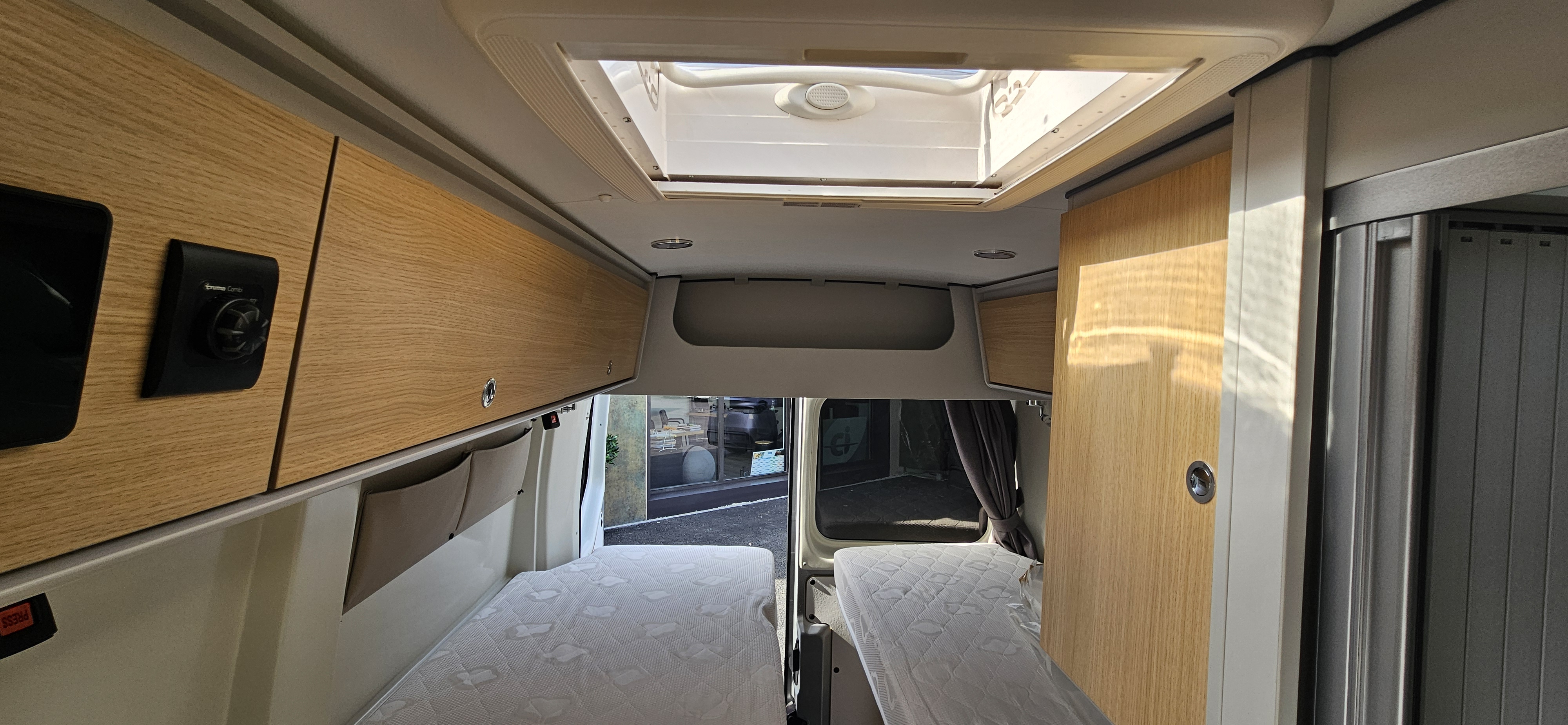  - 15 - FONT VENDOME MASTER VAN DUO 