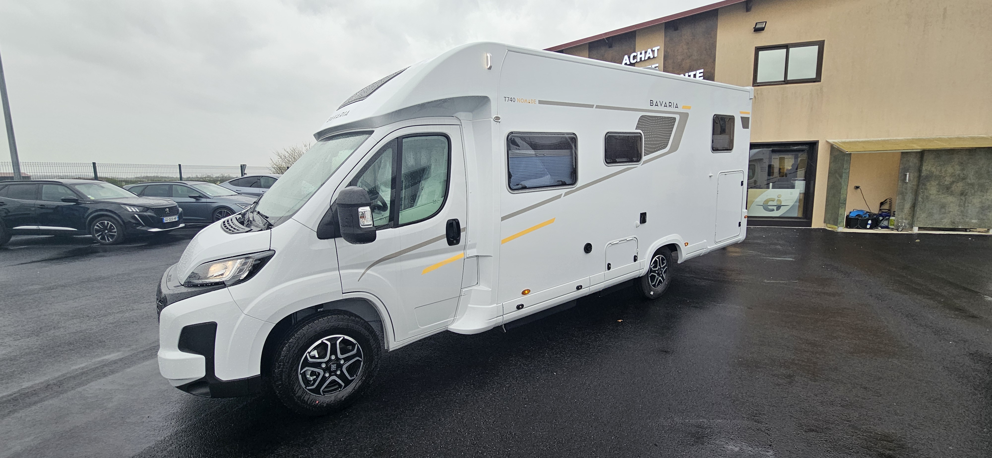  - 3 - BAVARIA T 740 FGJ NOMADE 