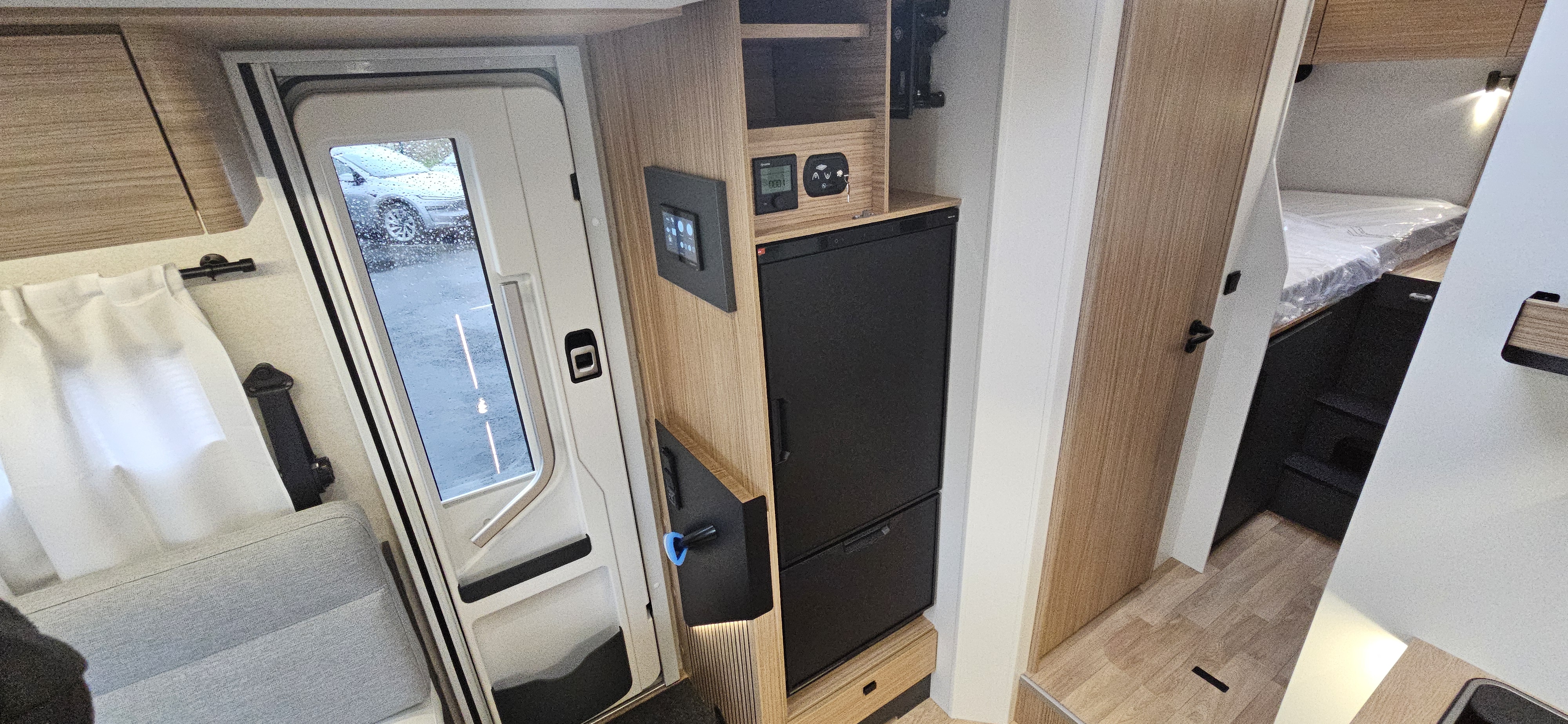  - 4 - BAVARIA T 740 FGJ NOMADE 