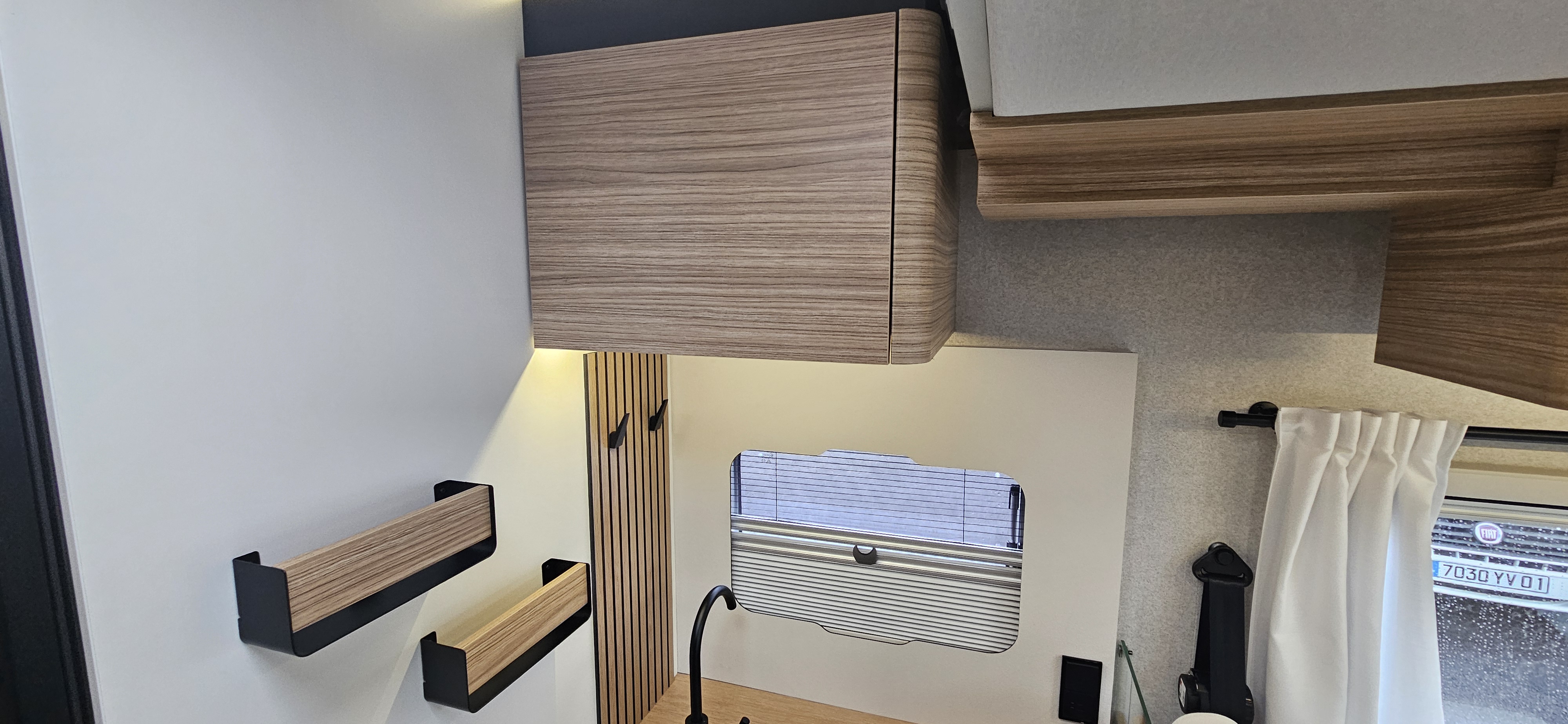  - 4 - BAVARIA T 720 FGJ INTENSE 