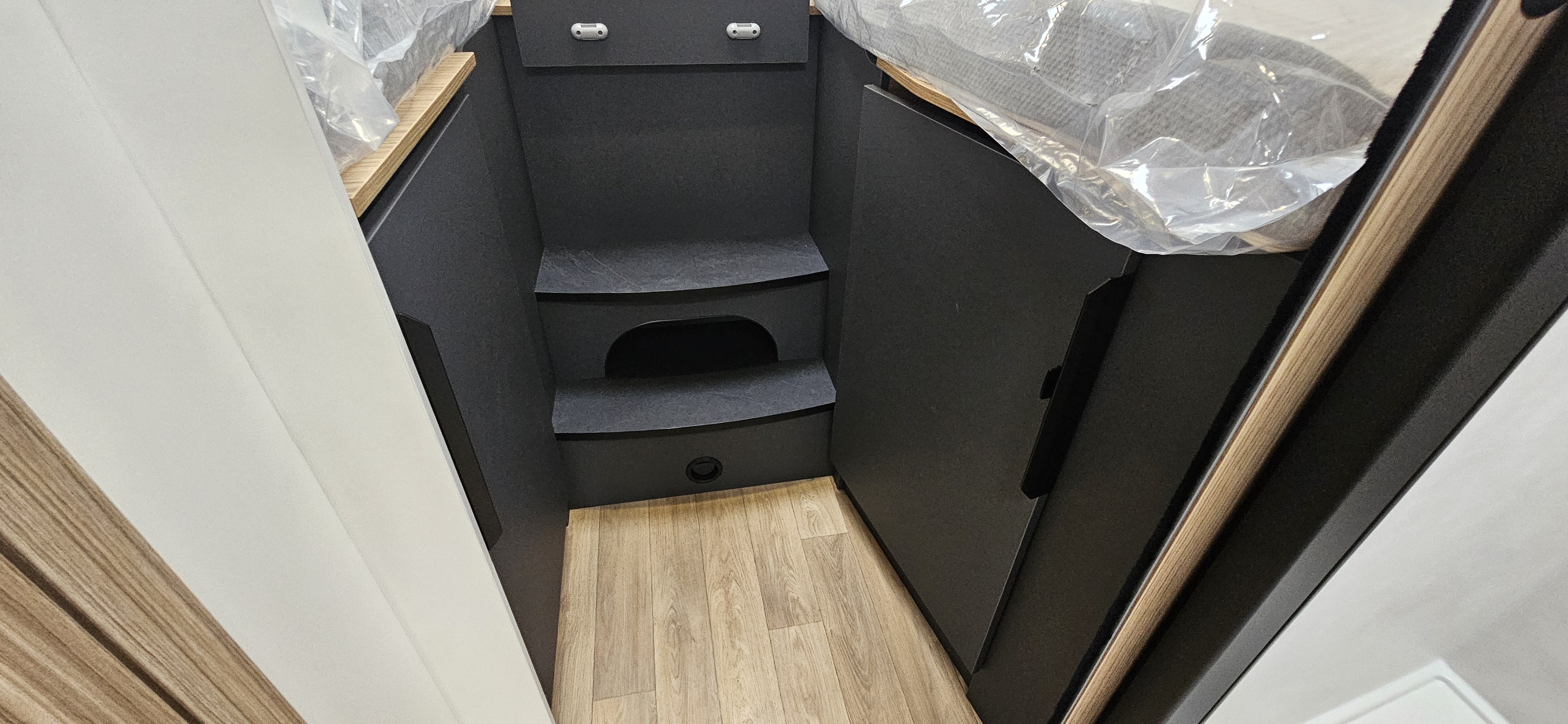  - 13 - BAVARIA T 720 FGJ INTENSE 