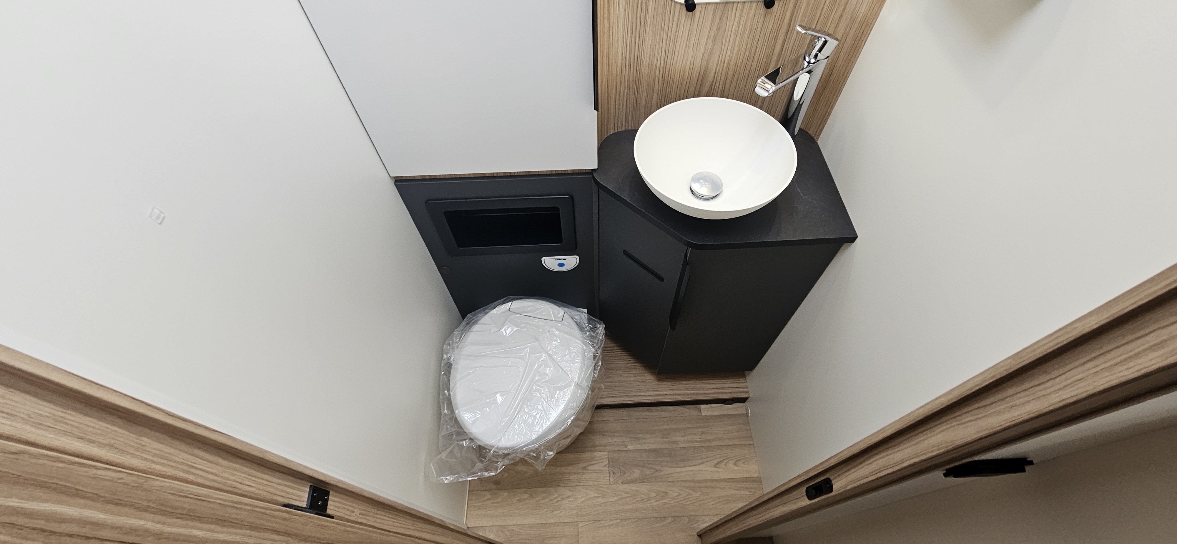  - 17 - BAVARIA T 720 FGJ INTENSE 