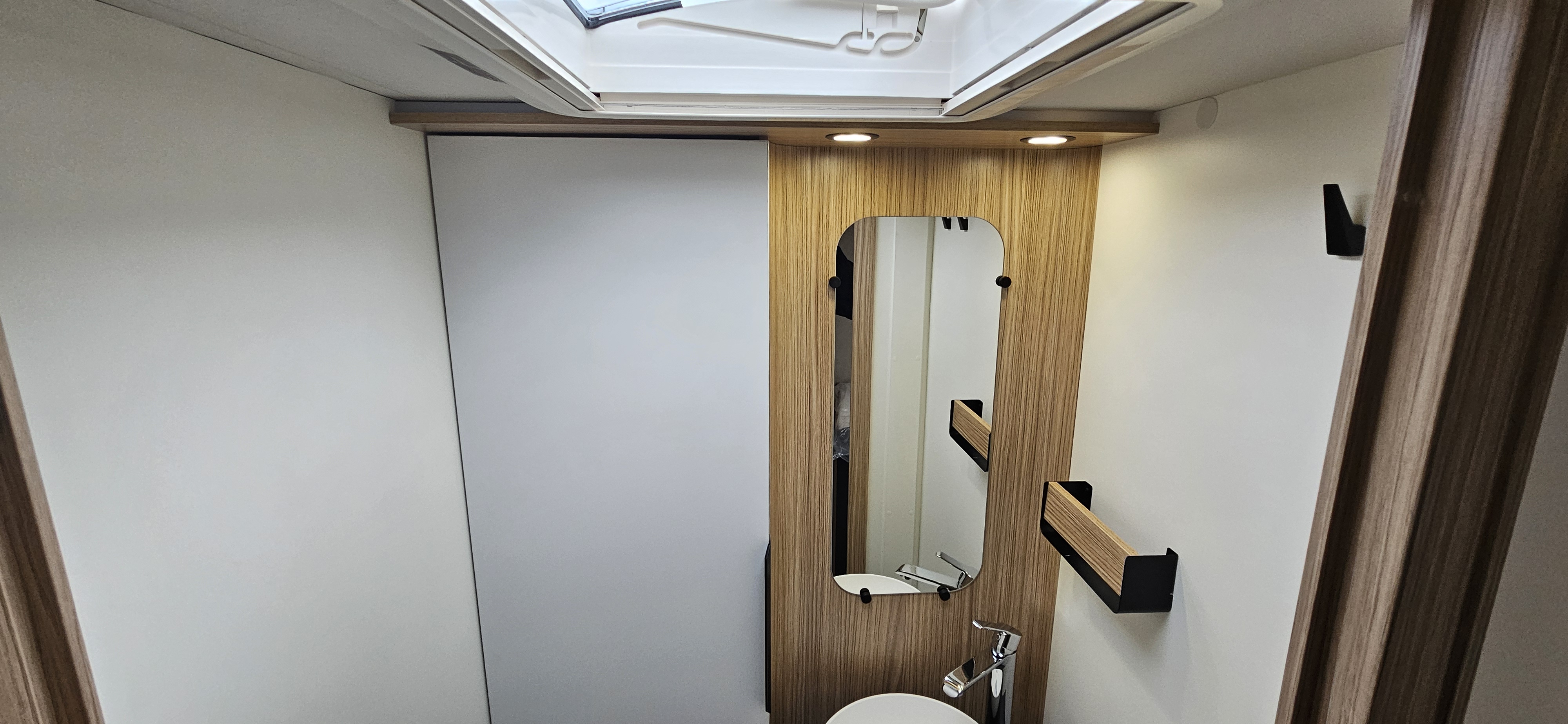  - 19 - BAVARIA T 720 FGJ INTENSE 