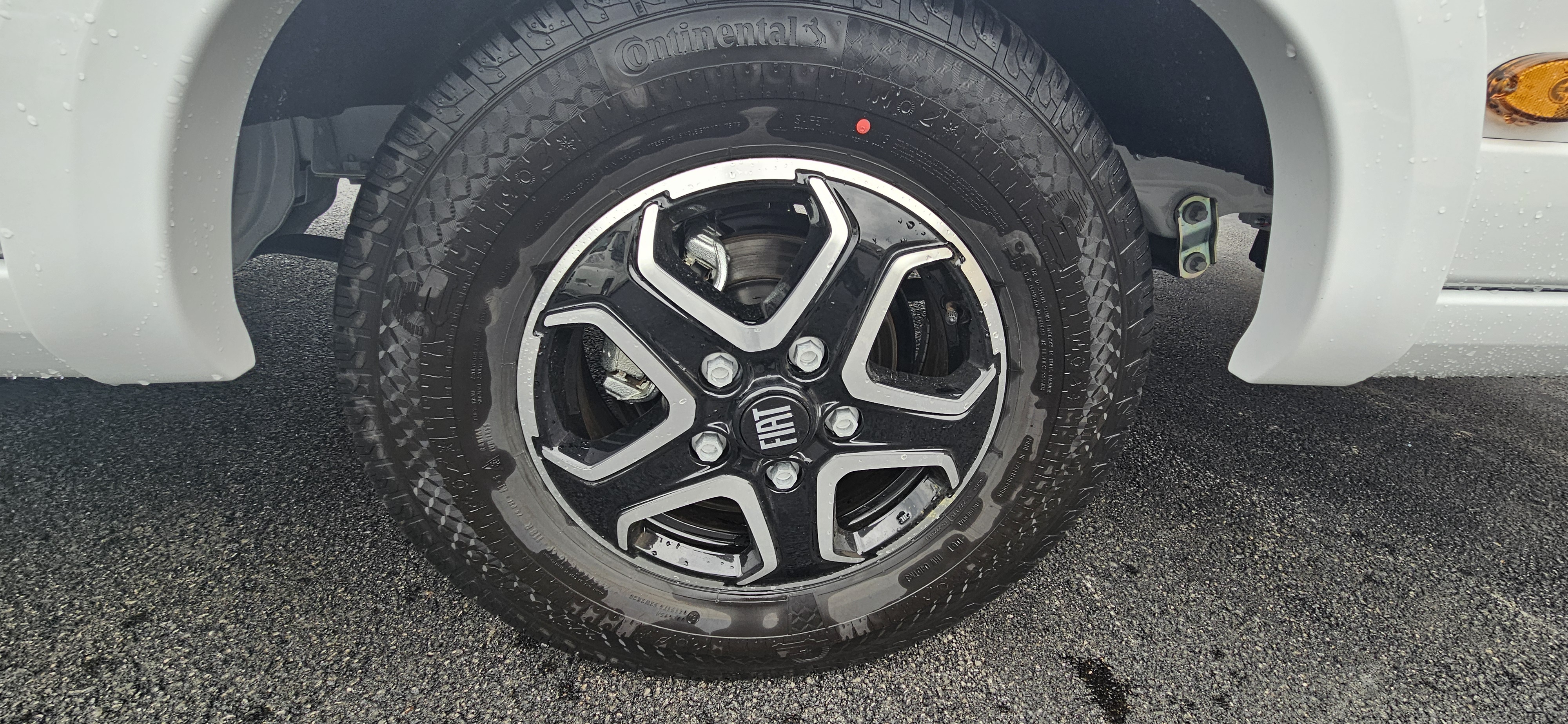  - 27 - BAVARIA T 720 FGJ INTENSE 