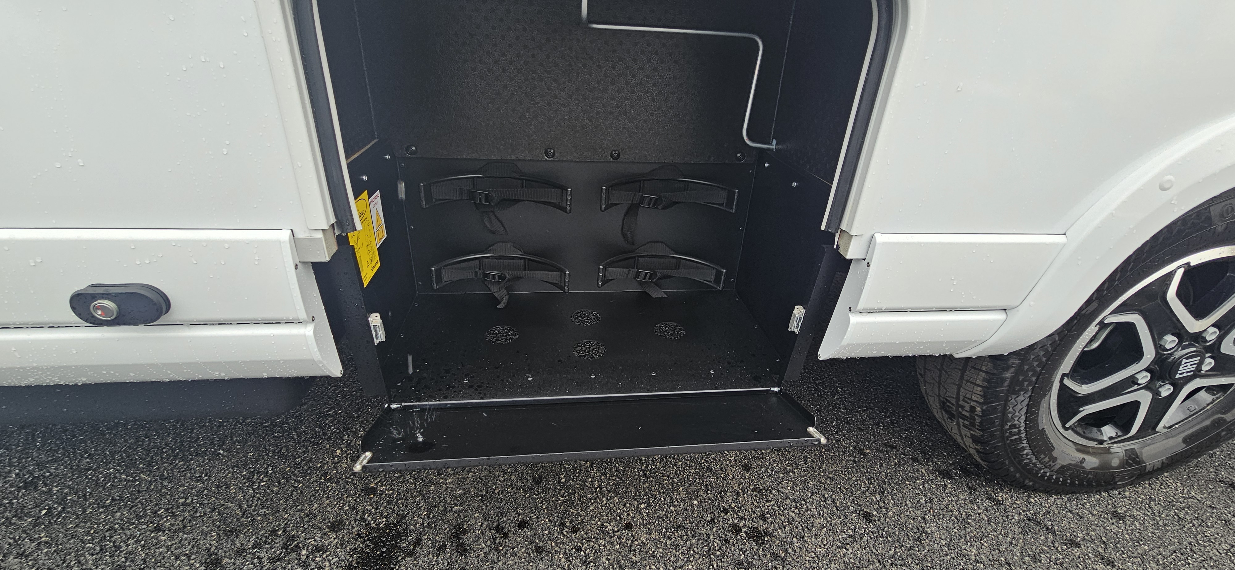  - 28 - BAVARIA T 720 FGJ INTENSE 