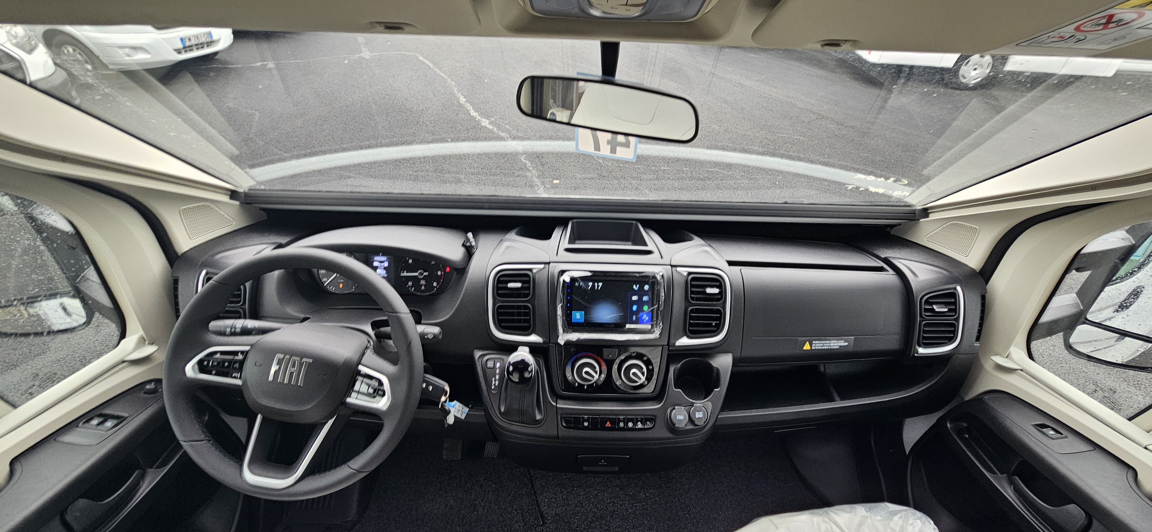  - 32 - BAVARIA T 720 FGJ INTENSE 