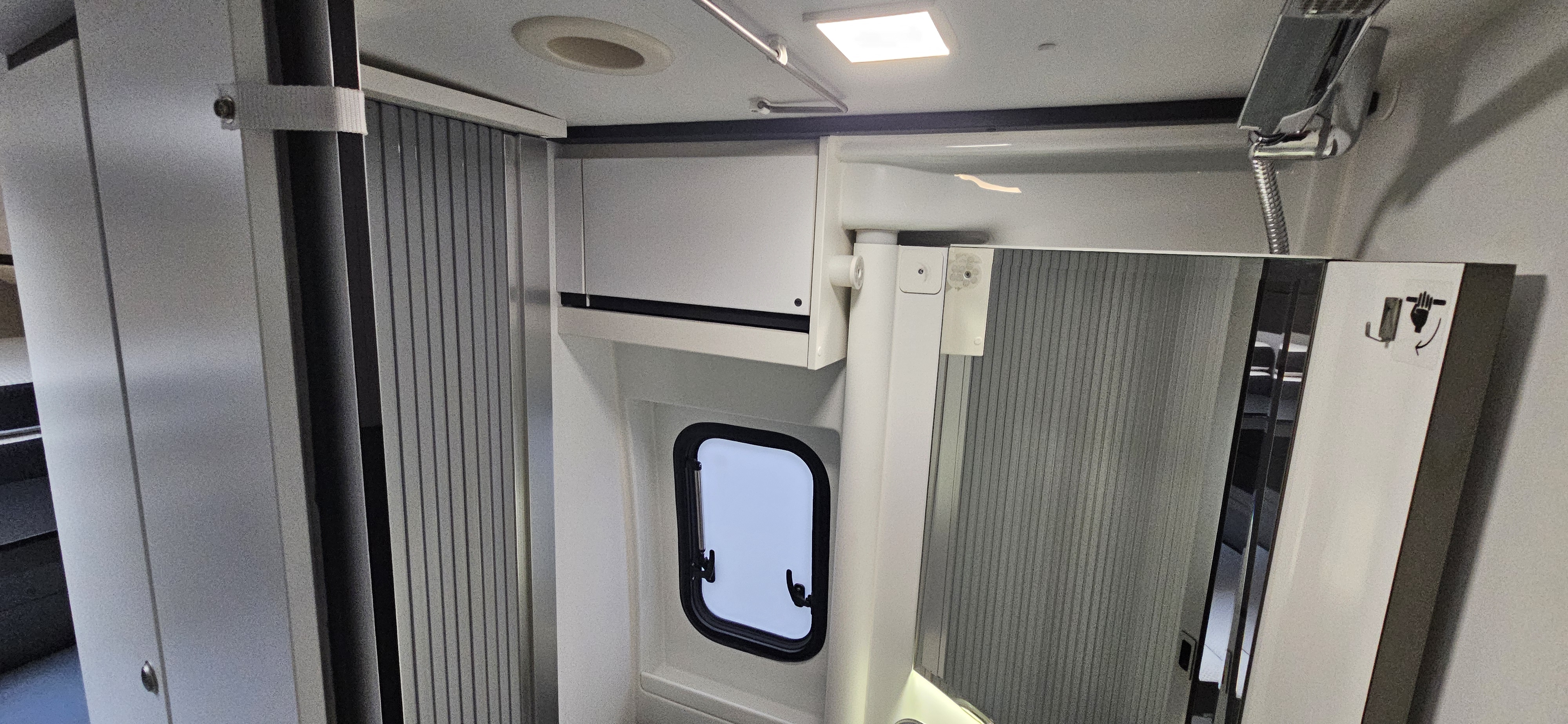  - 7 - ELIOS VAN 63 FAMILLY 