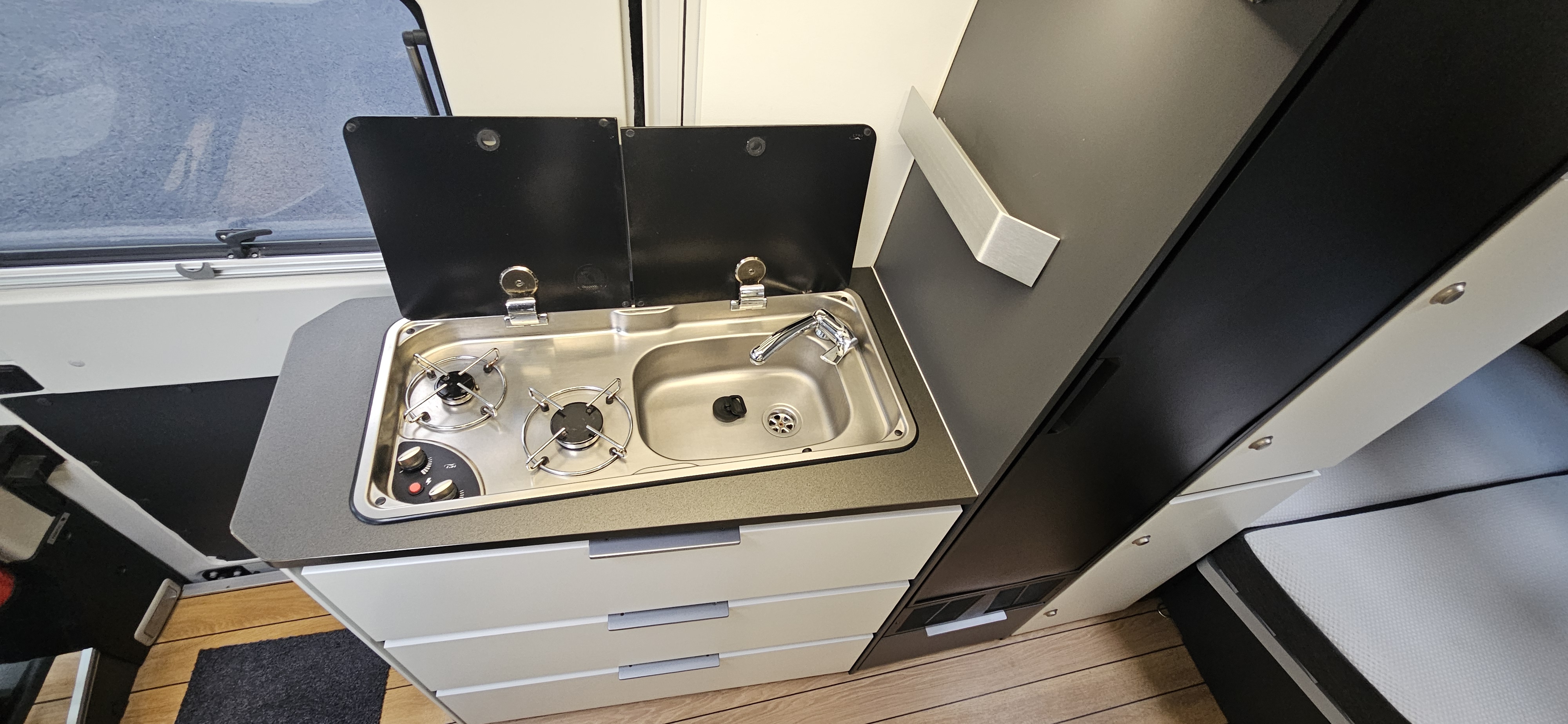  - 10 - ELIOS VAN 63 FAMILLY 