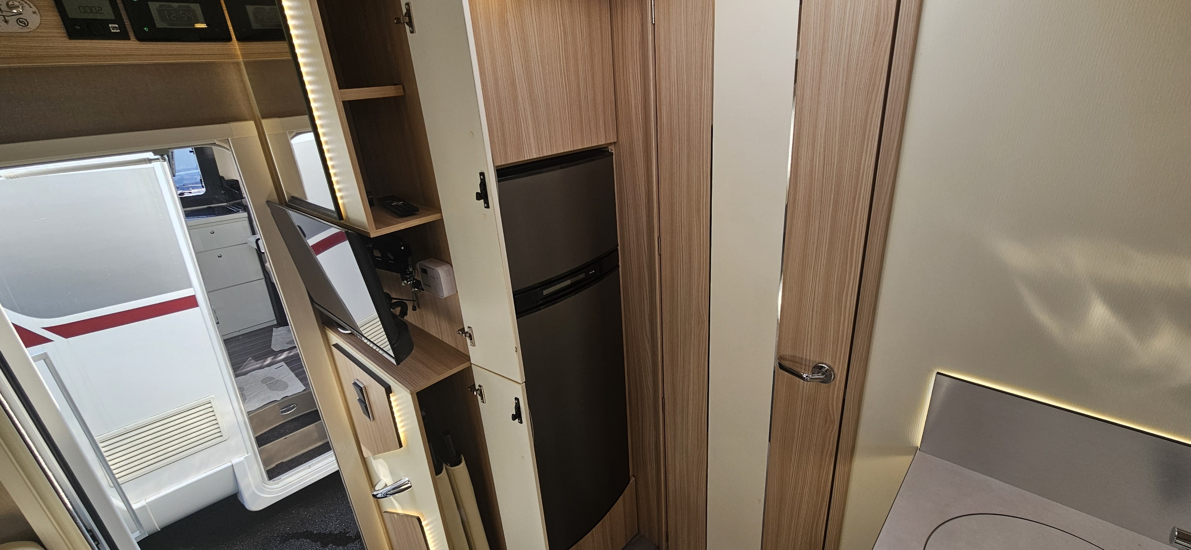  - 16 - FLORIUM MAYFLOWER 67 LO 