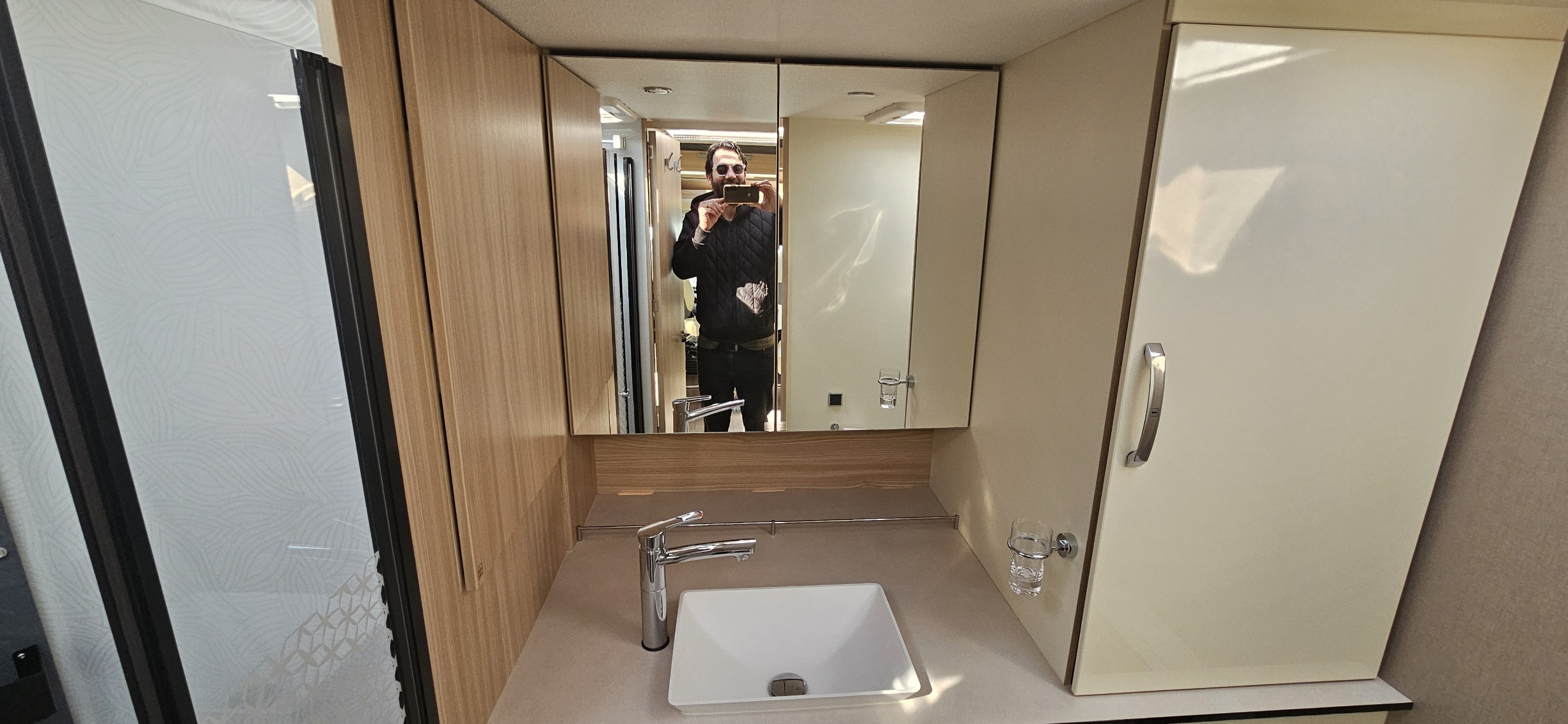  - 19 - FLORIUM MAYFLOWER 67 LO 