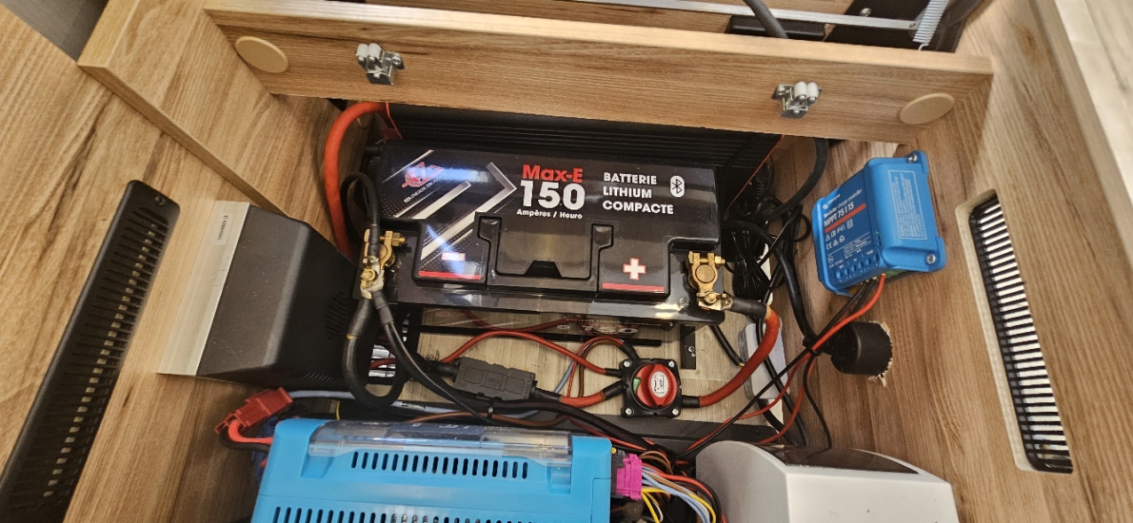  - 11 - BAVARIA T 726 FC NOMADE 