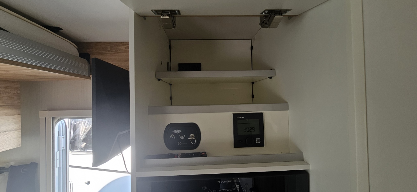  - 17 - BAVARIA T 726 FC NOMADE 