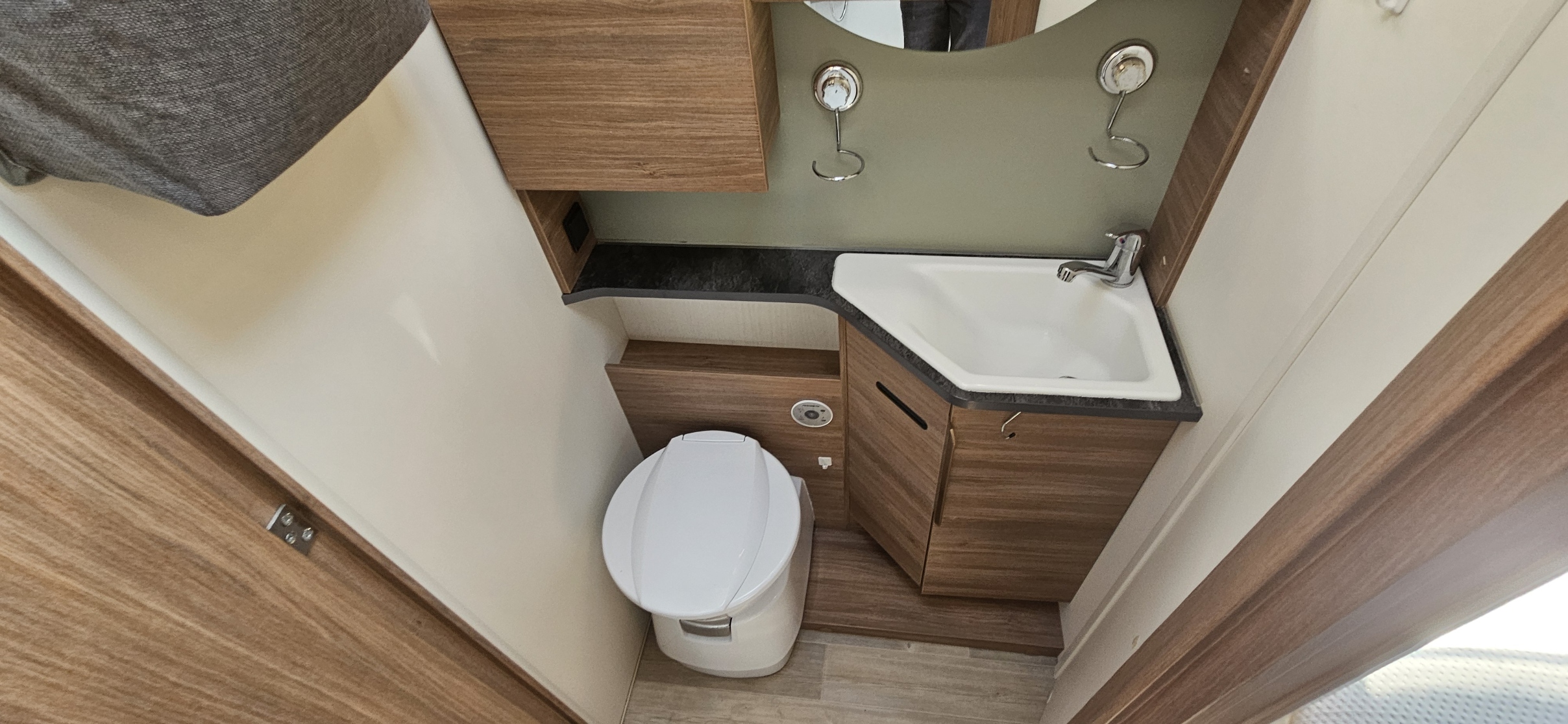  - 28 - PILOTE P746FC SENSATION 