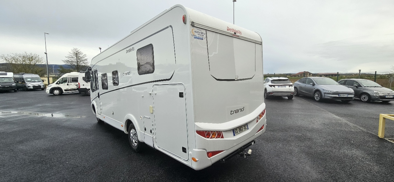  - 3 - DETHLEFFS I 7057 DBL TREND 