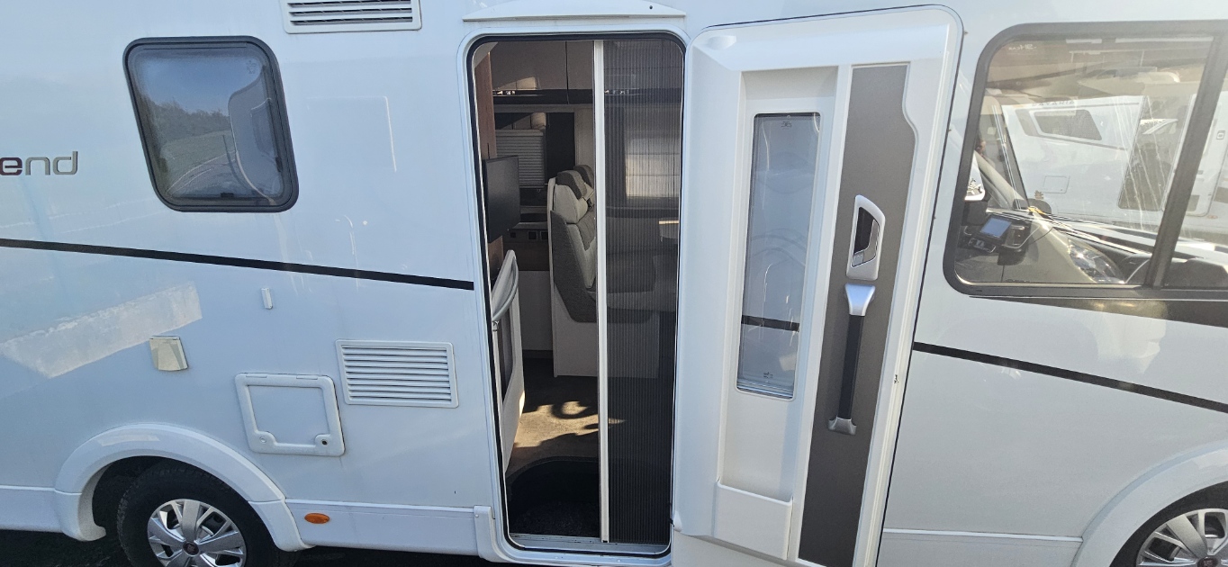  - 7 - DETHLEFFS I 7057 DBL TREND 