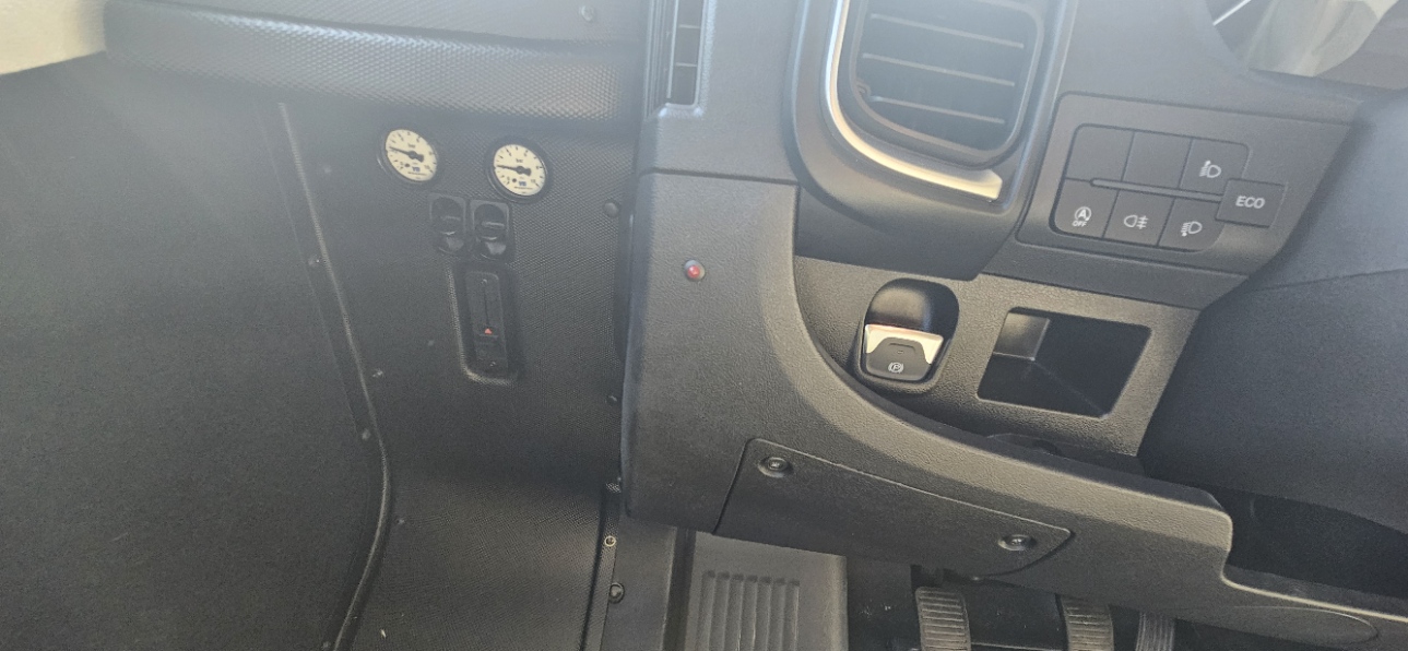  - 10 - DETHLEFFS I 7057 DBL TREND 