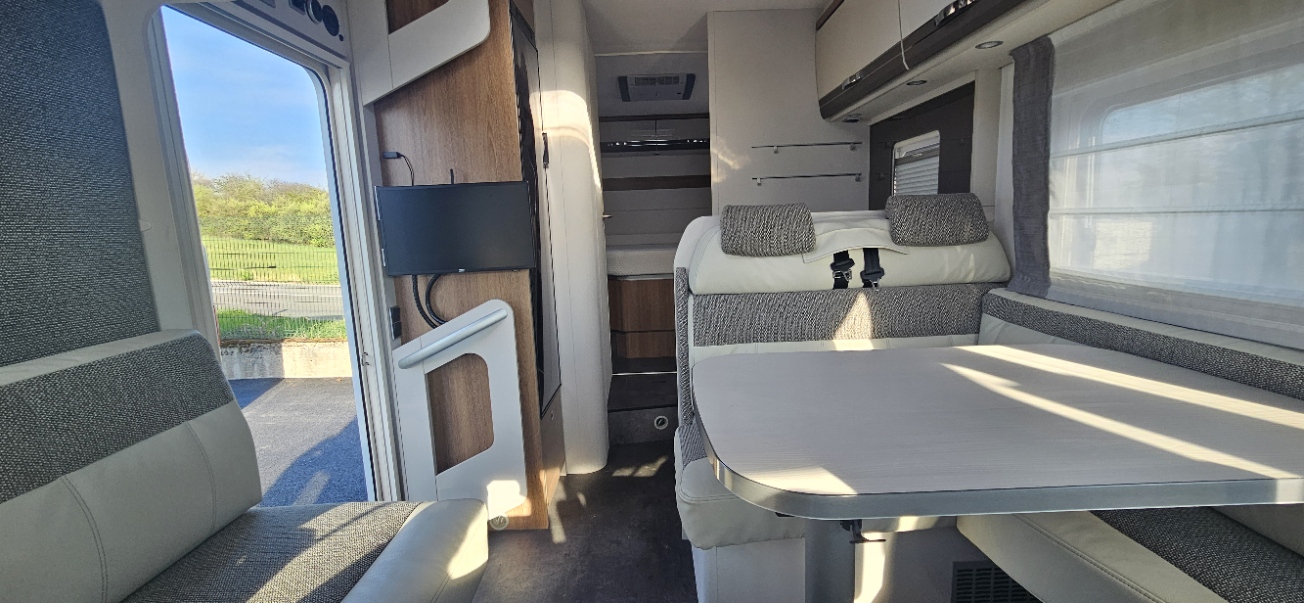  - 13 - DETHLEFFS I 7057 DBL TREND 