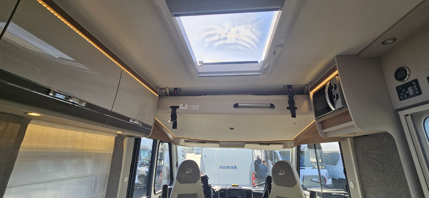  - 17 - DETHLEFFS I 7057 DBL TREND 