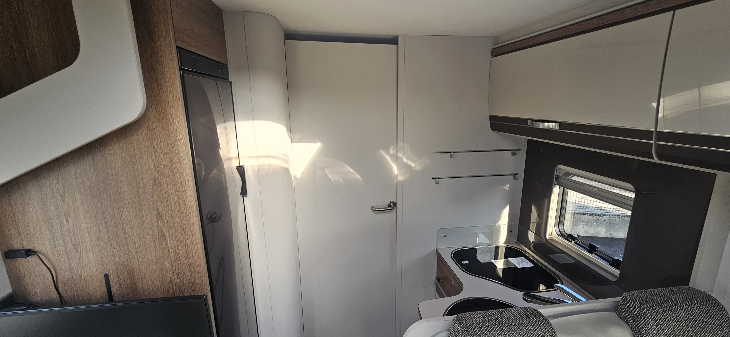  - 21 - DETHLEFFS I 7057 DBL TREND 