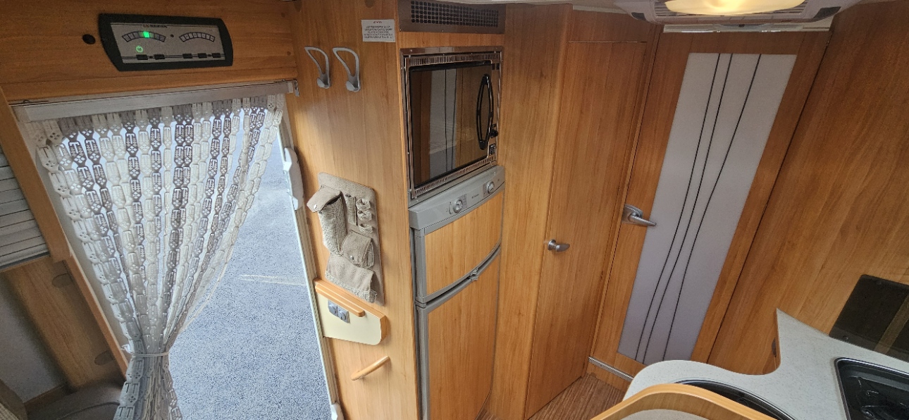  - 13 - ADRIA CORAL S690SP 