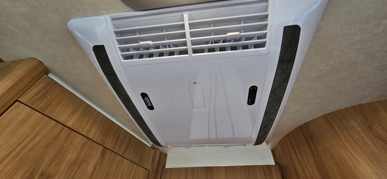  - 14 - ADRIA CORAL S690SP 