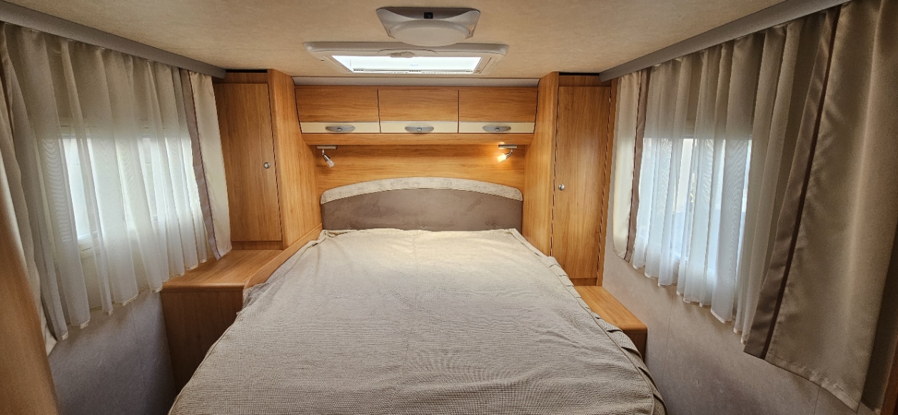  - 18 - ADRIA CORAL S690SP 