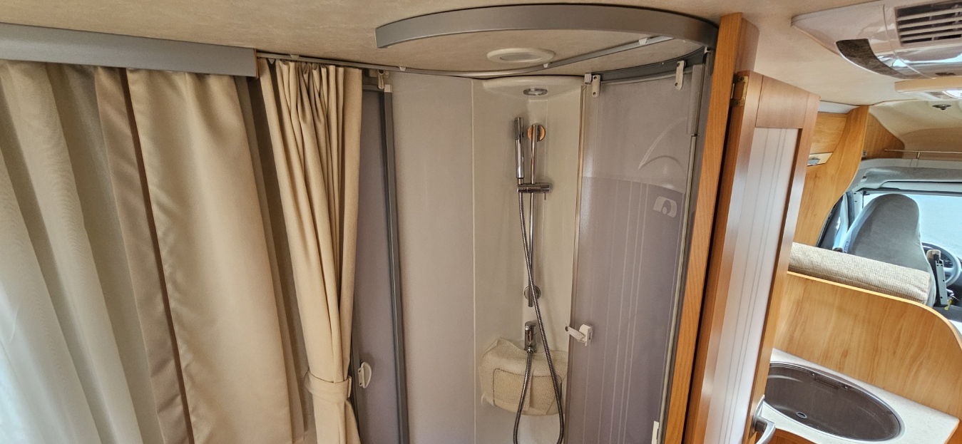  - 21 - ADRIA CORAL S690SP 