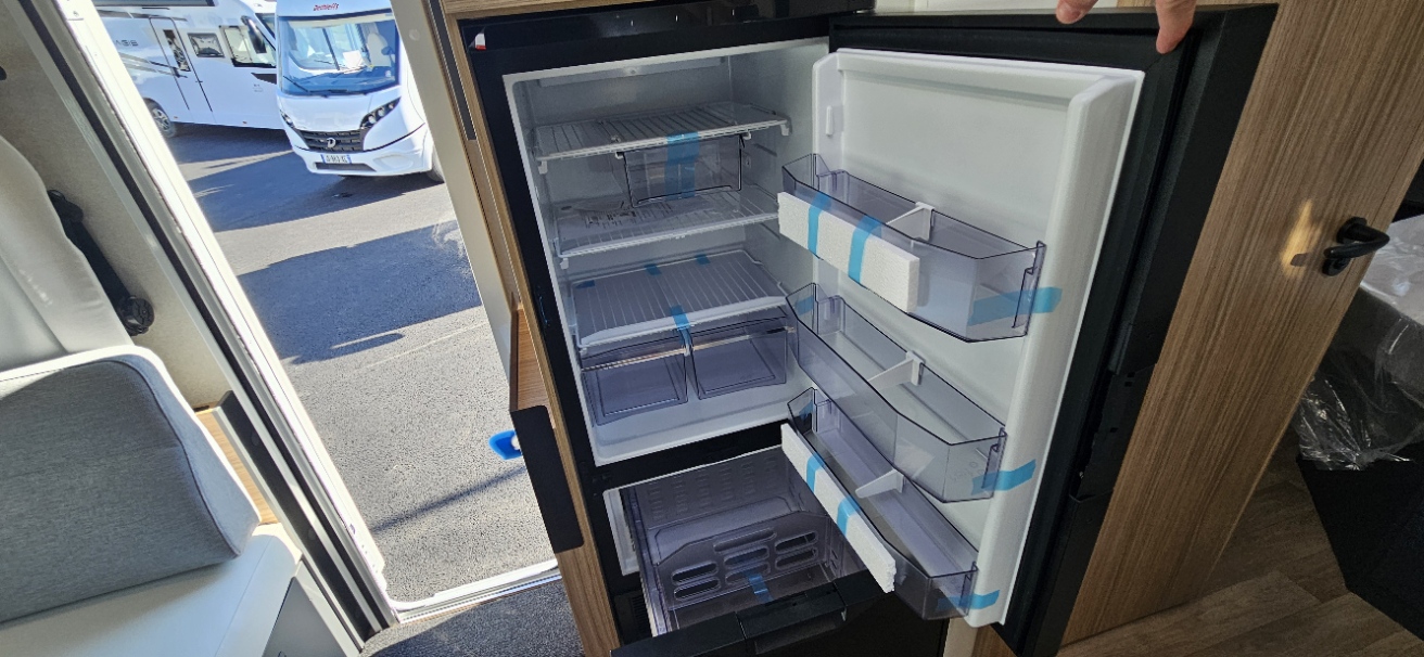  - 13 - BAVARIA T 740 FC NOMADE 