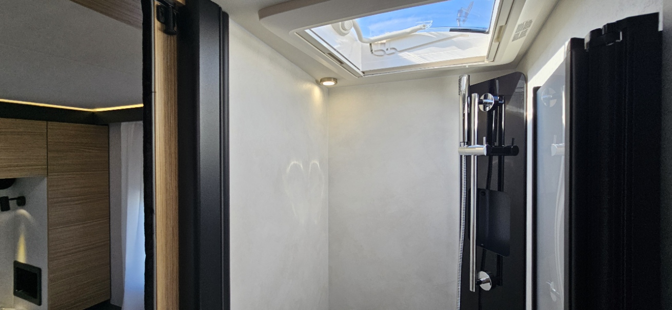  - 21 - BAVARIA T 740 FC NOMADE 