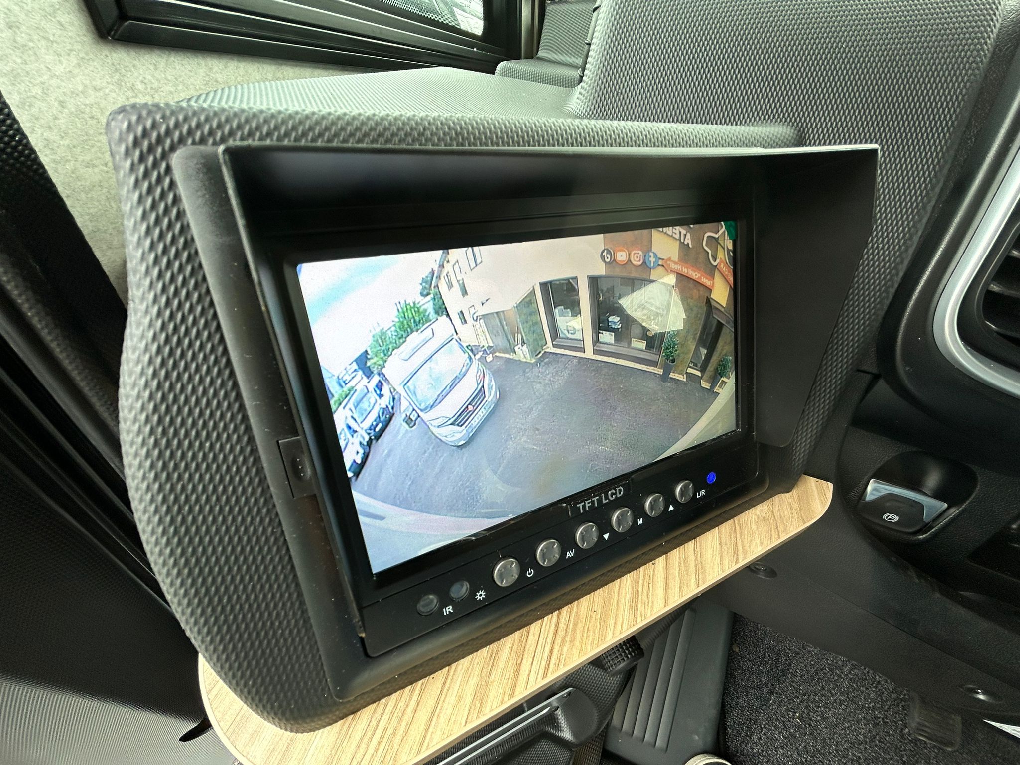  - 6 - BAVARIA I 720 FGJ INTENSE 