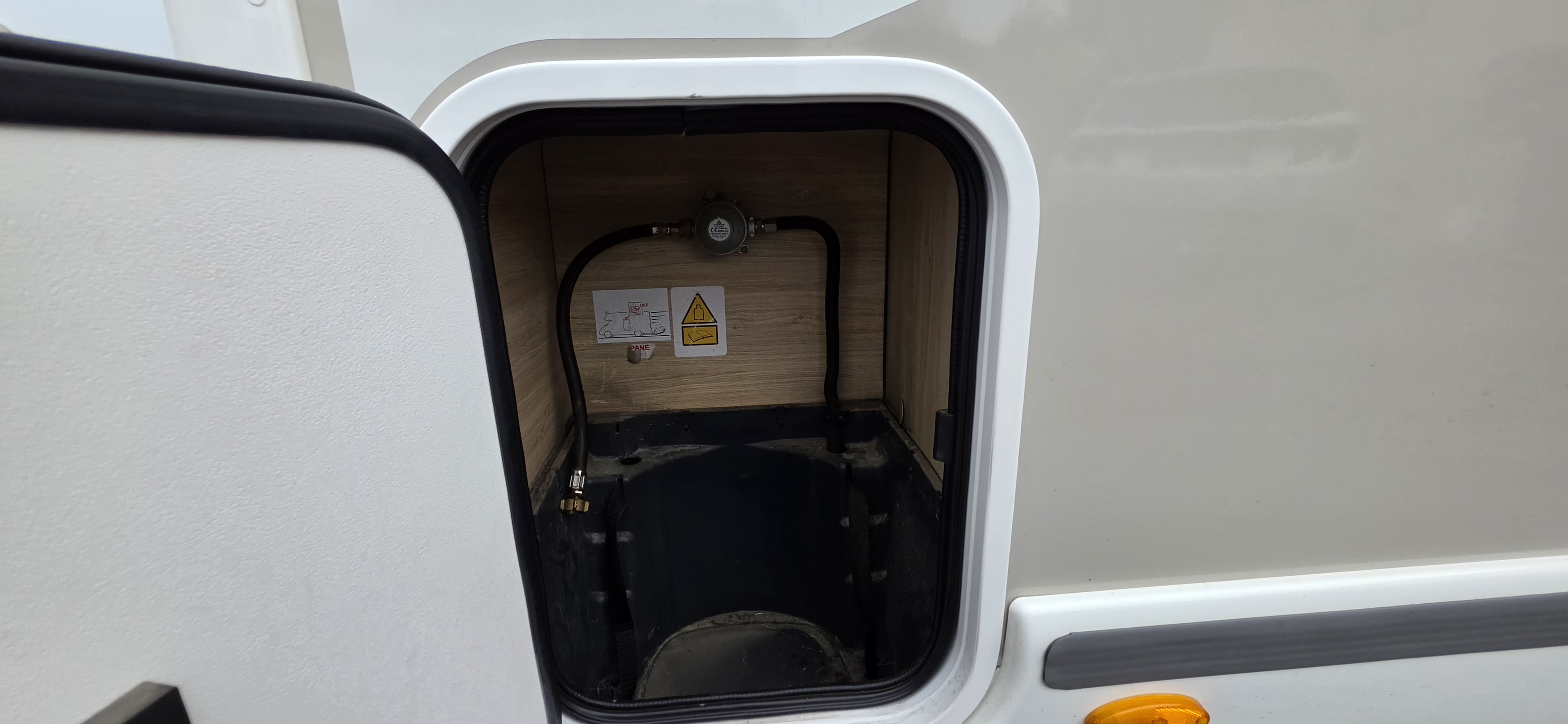  - 9 - CHAUSSON 650 FIRST LINE 