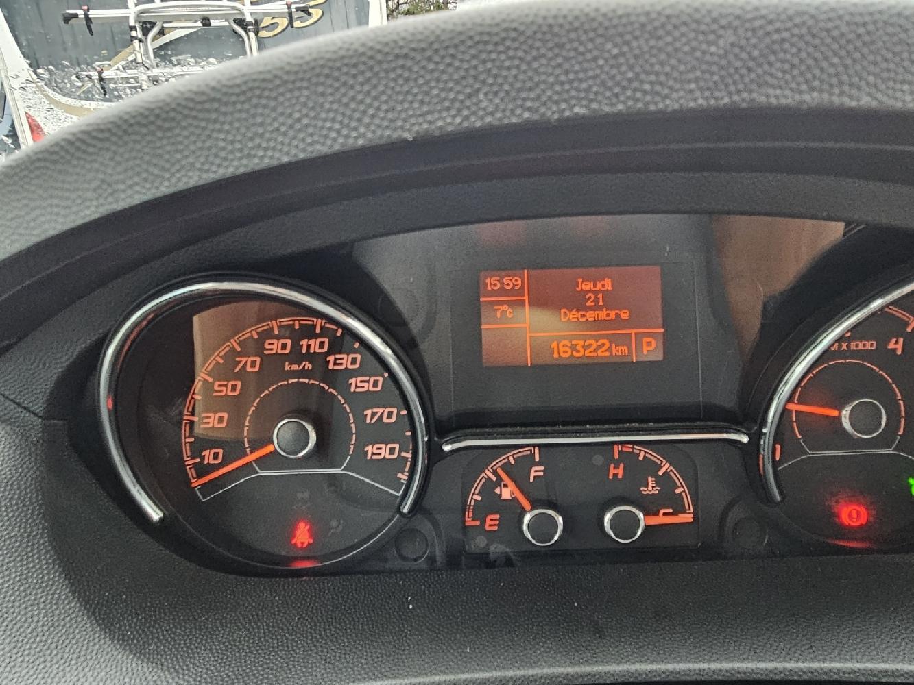 - 7 - PILOTE P696U SELECTION 