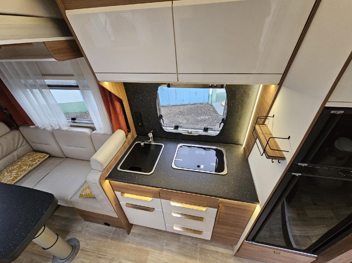  - 19 - PILOTE P696U SELECTION 