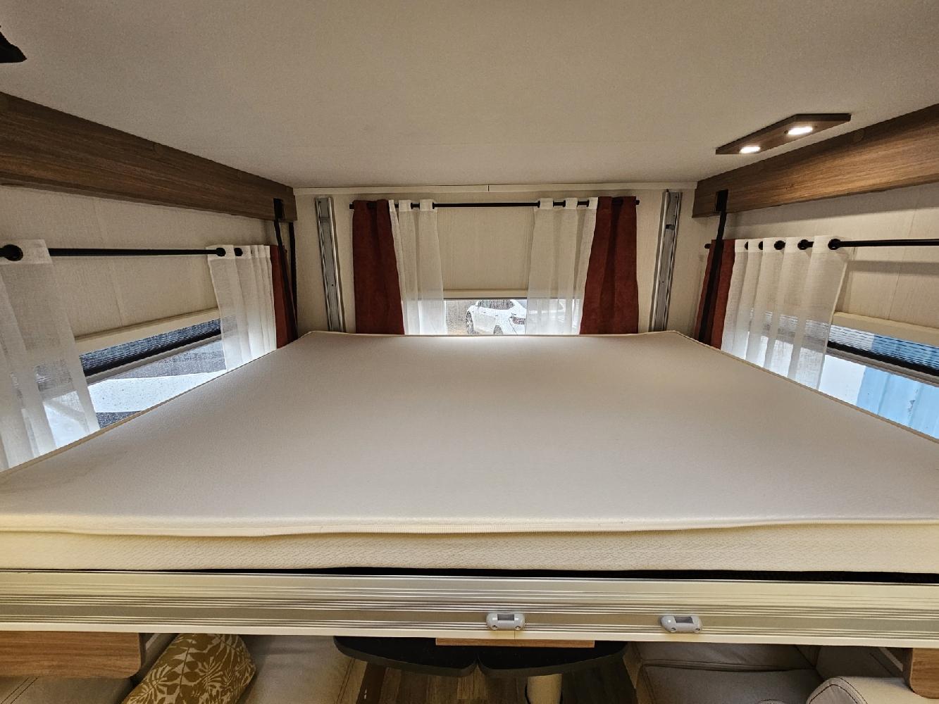  - 23 - PILOTE P696U SELECTION 